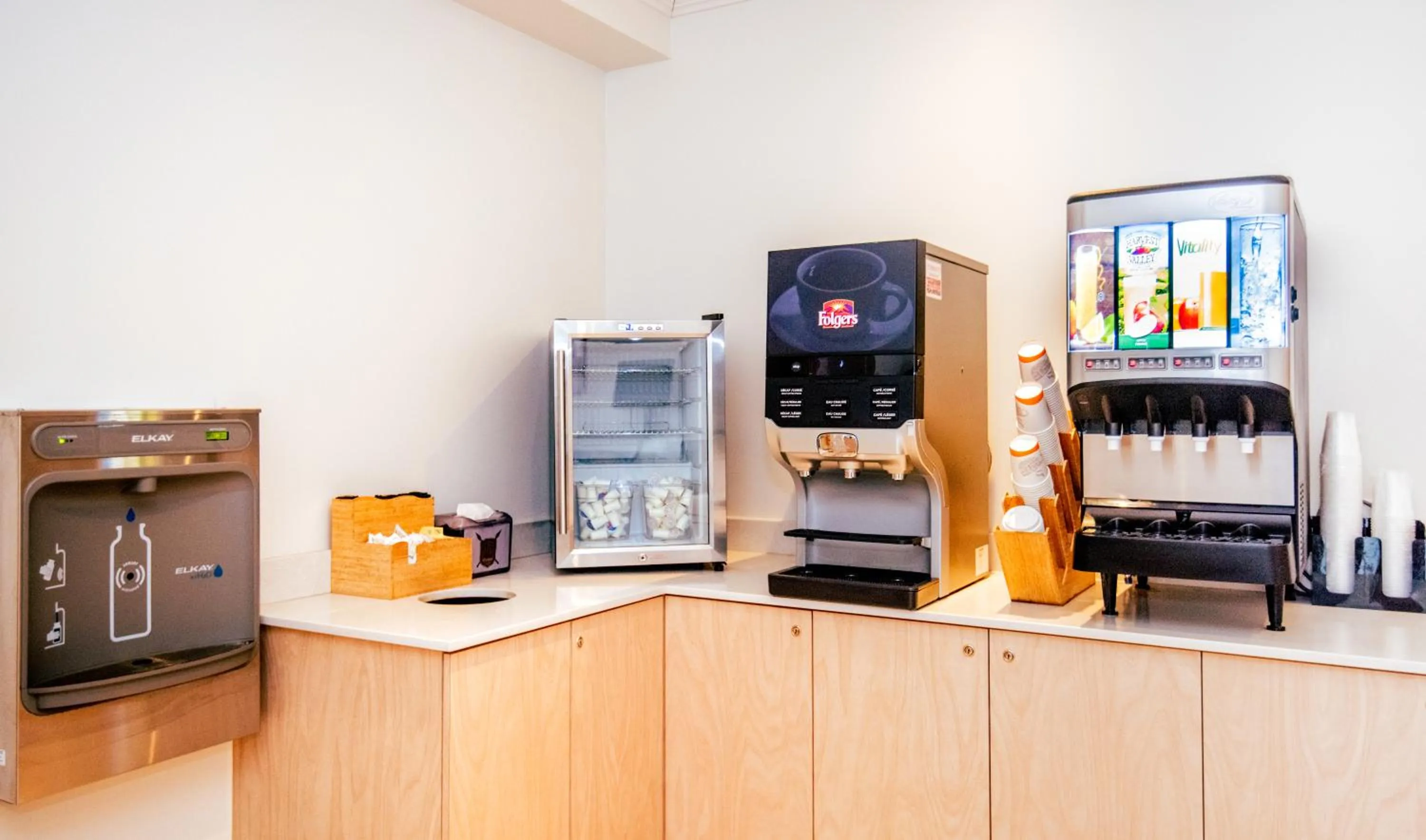 Dining area in Hotel Brossard
