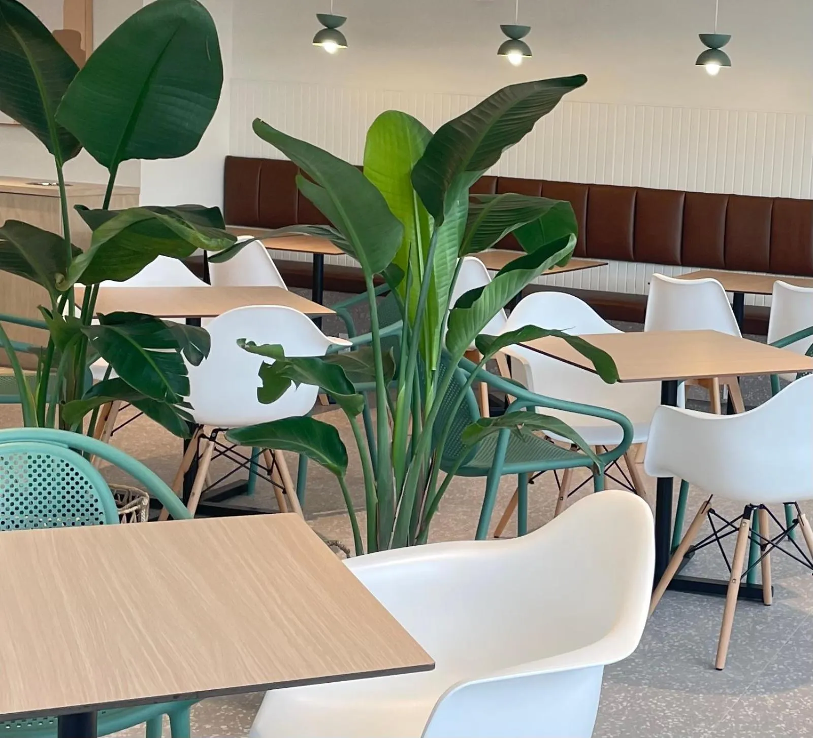 Dining area in Hotel Brossard