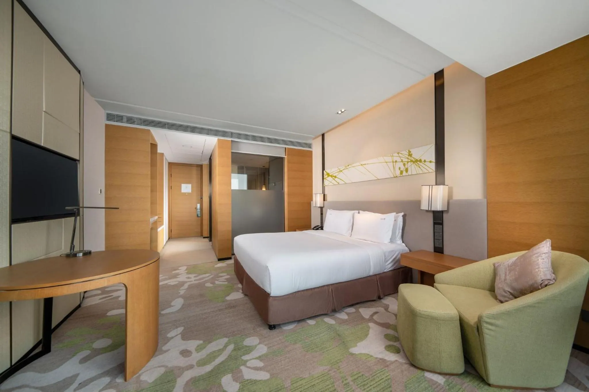 Photo of the whole room, Bed in Holiday Inn Nanjing Harbour by IHG