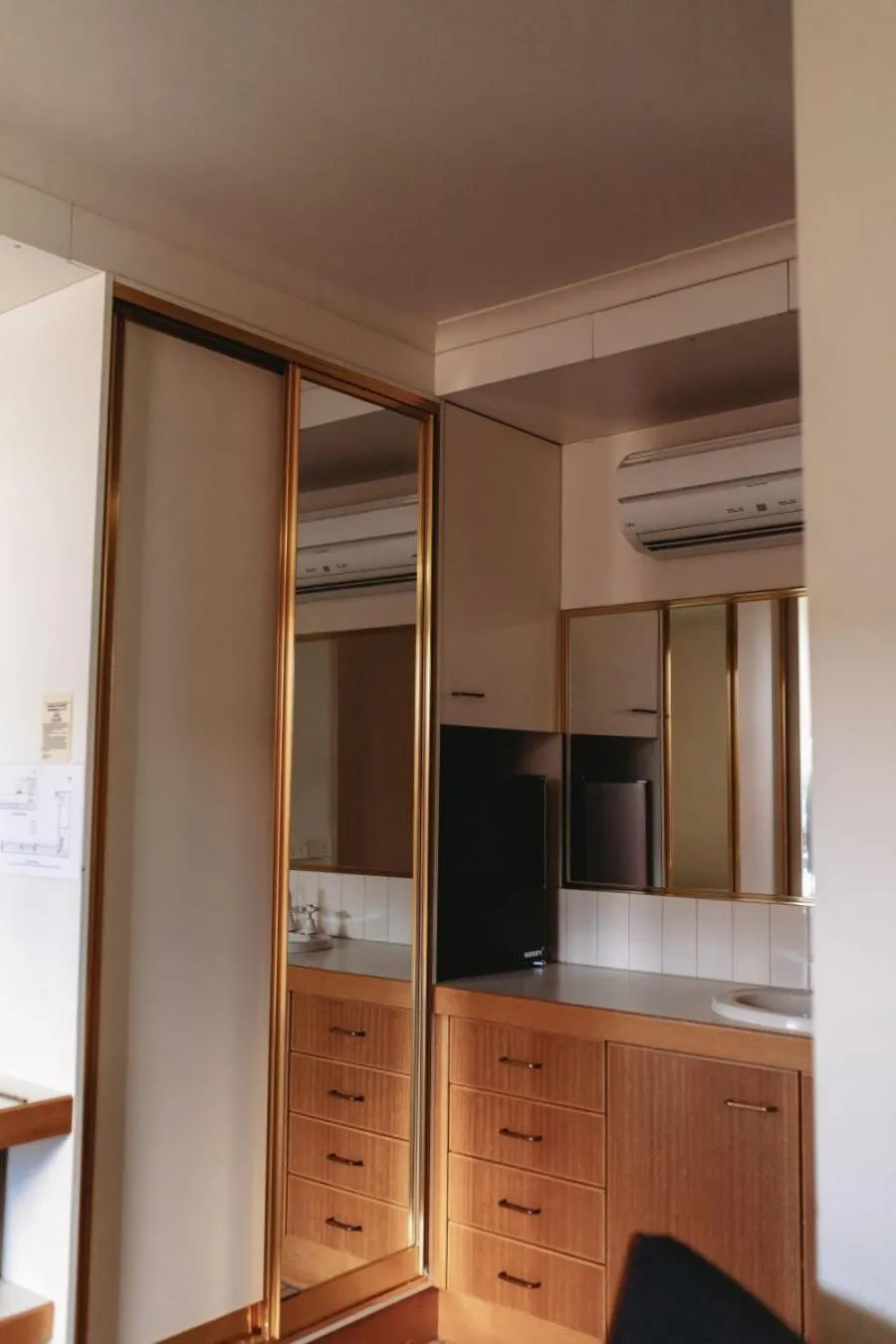 wardrobe in Echuca Nirebo Motel