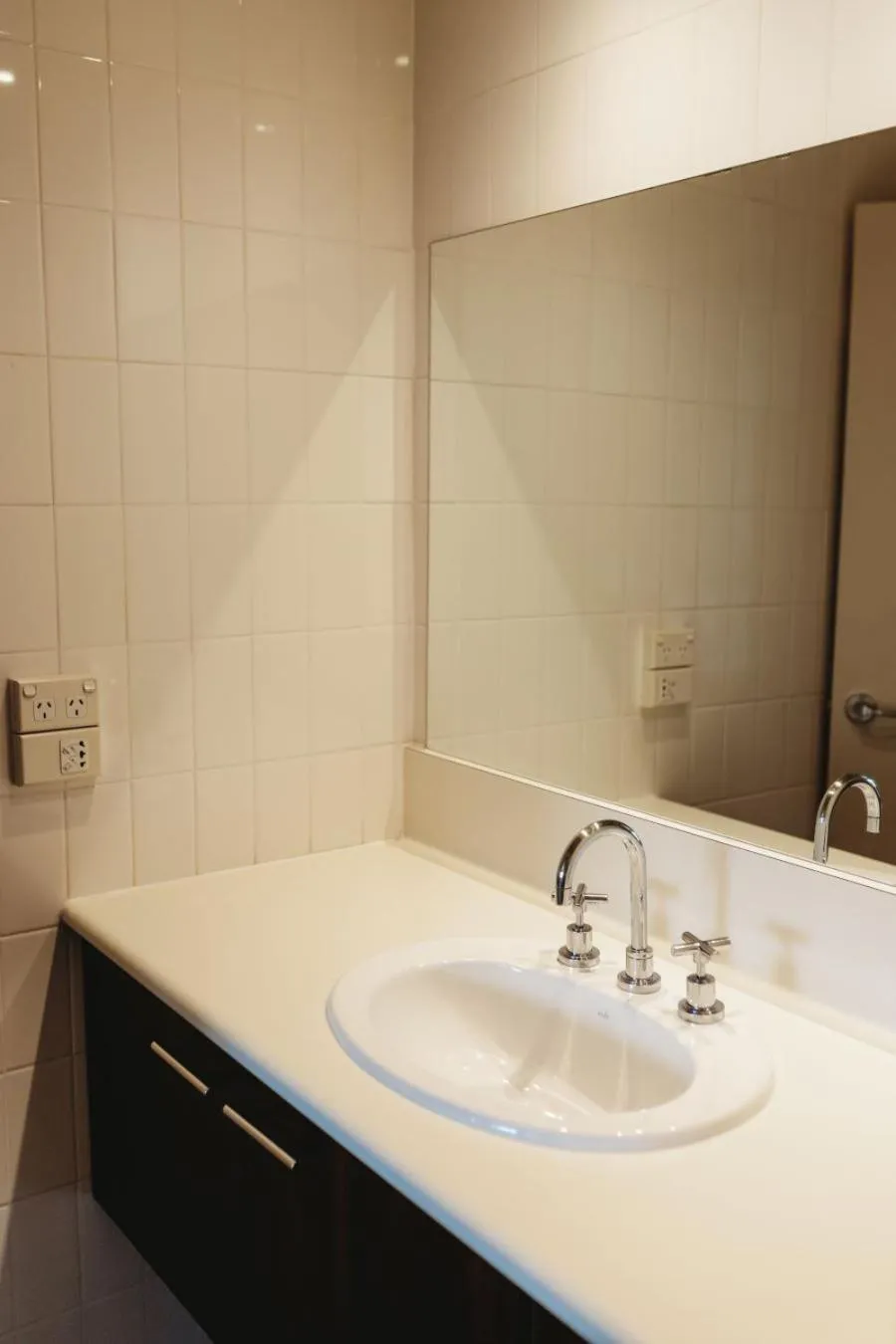 Bathroom in Echuca Nirebo Motel