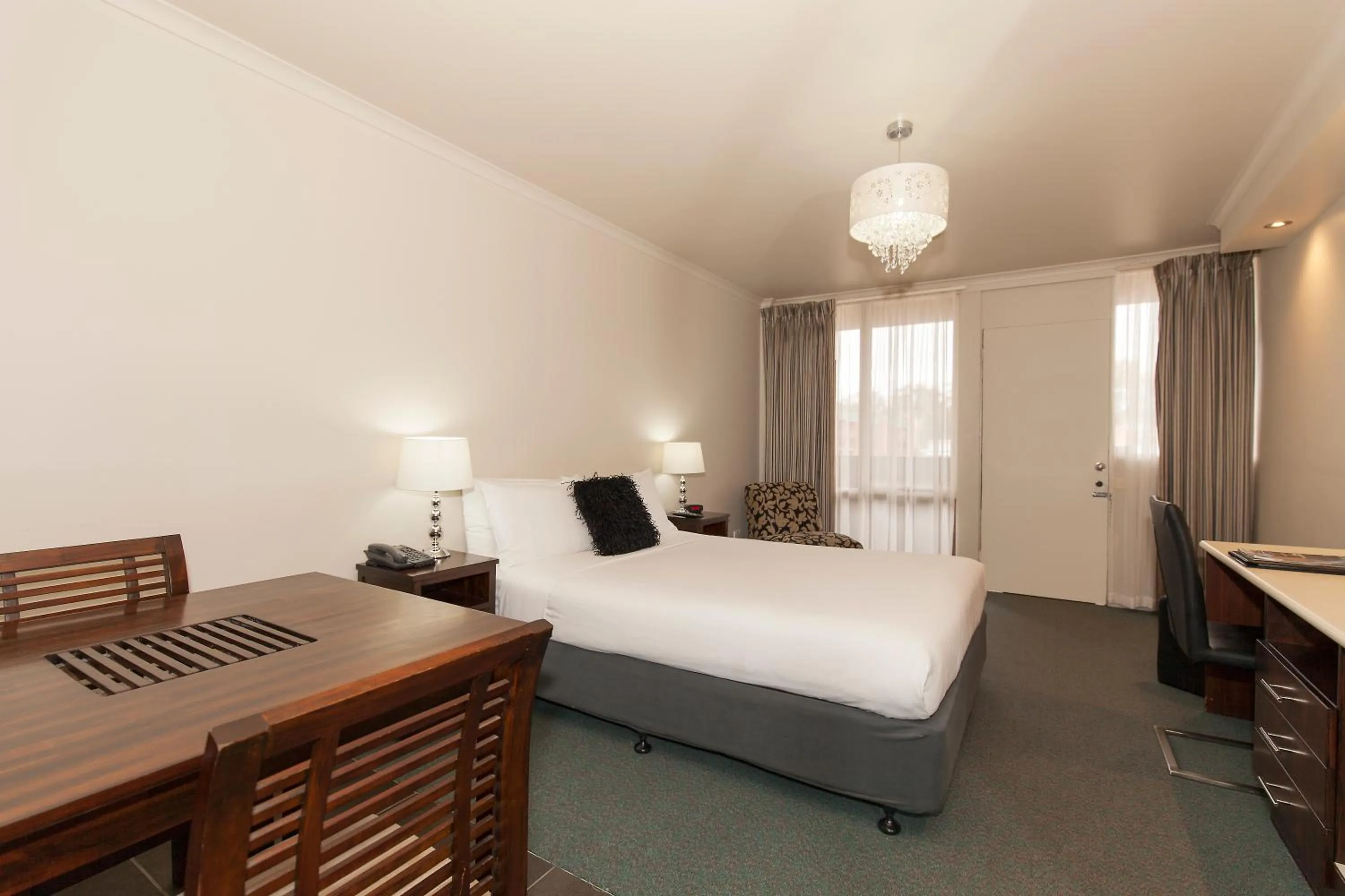 Bedroom, Bed in Echuca Nirebo Motel