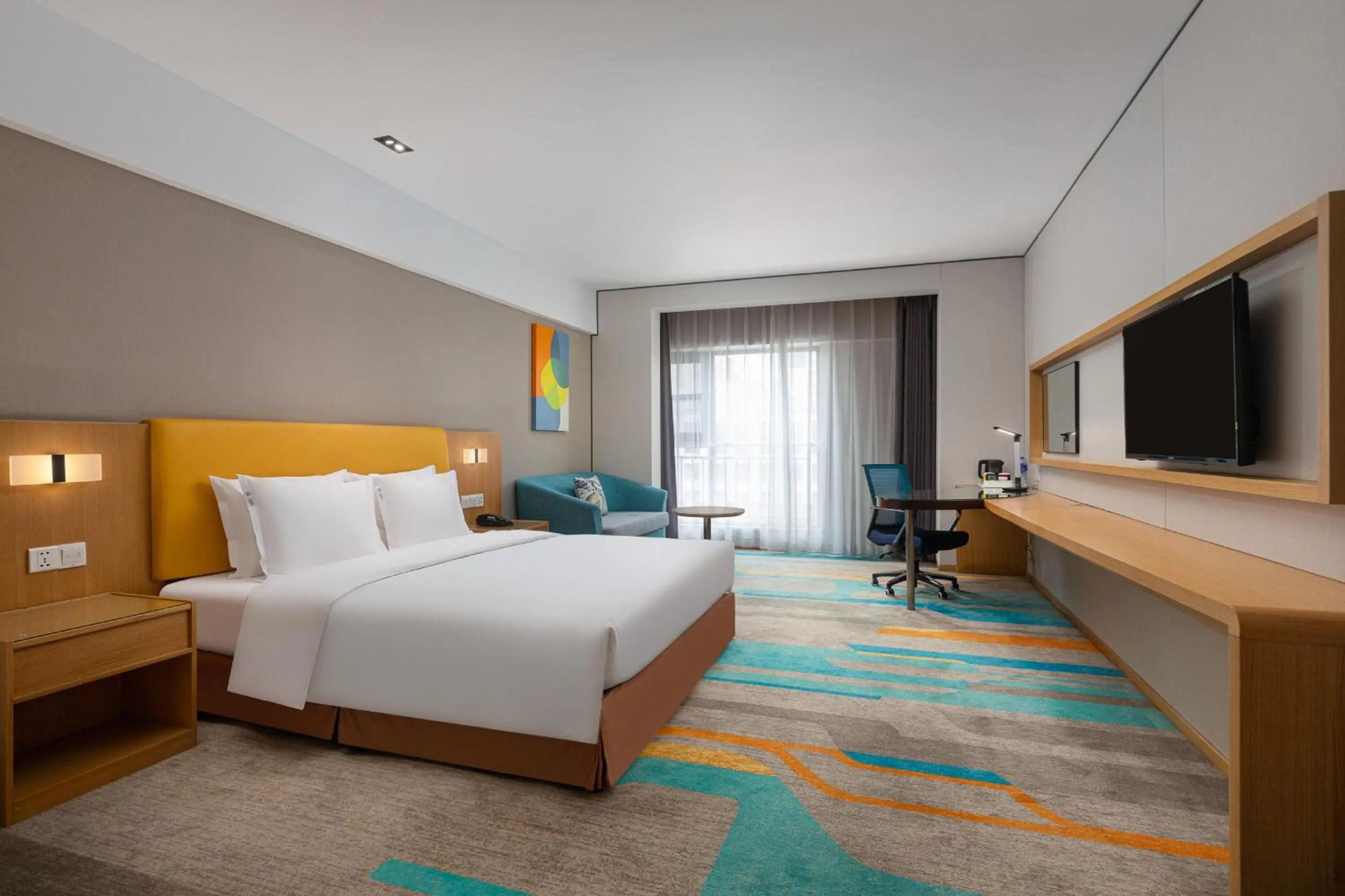Photo of the whole room, Bed in Holiday Inn Express Xi'an Qujiang South by IHG