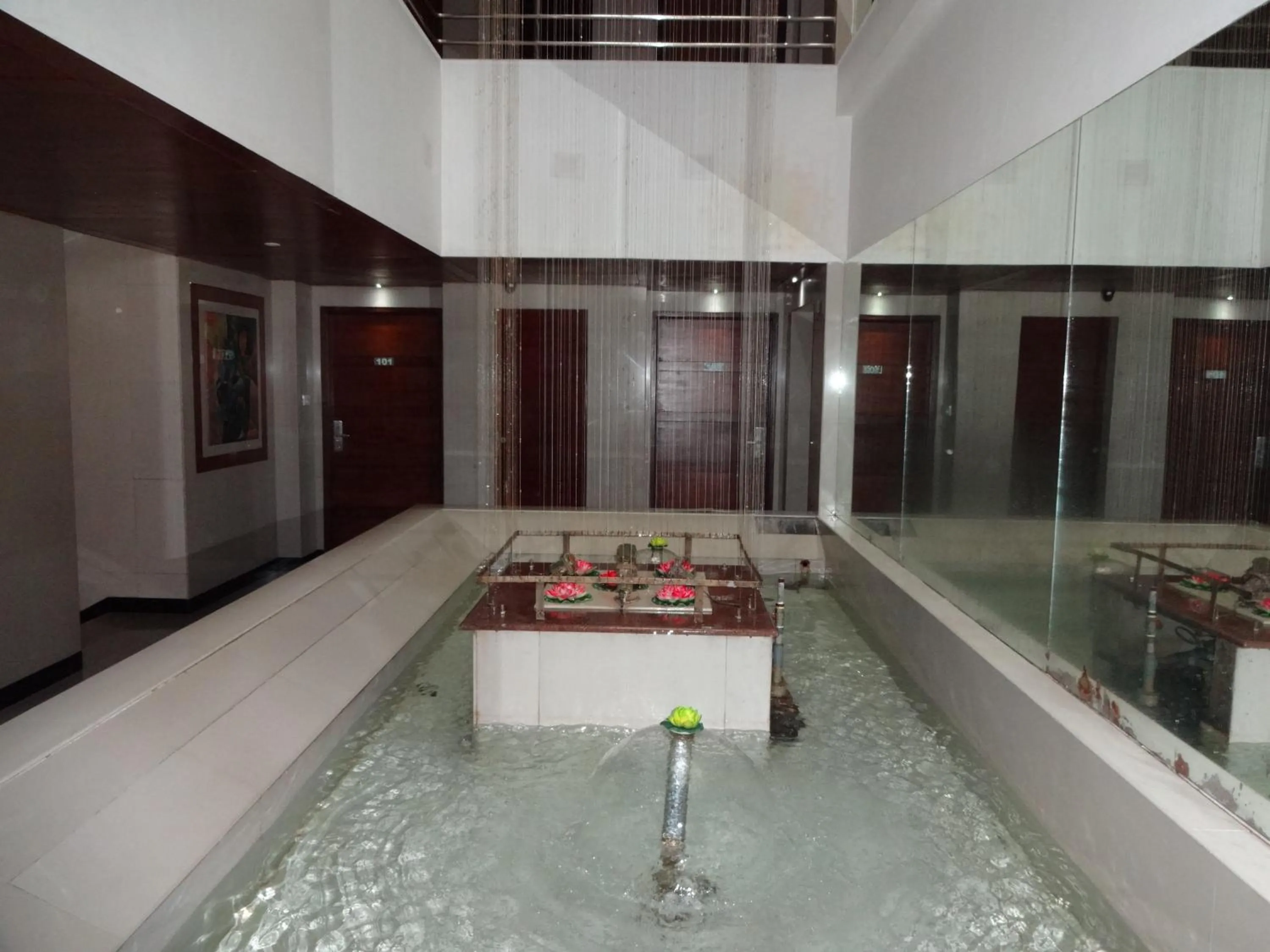 Hot Spring Bath in Lotus Comfort - A Pondy Hotel