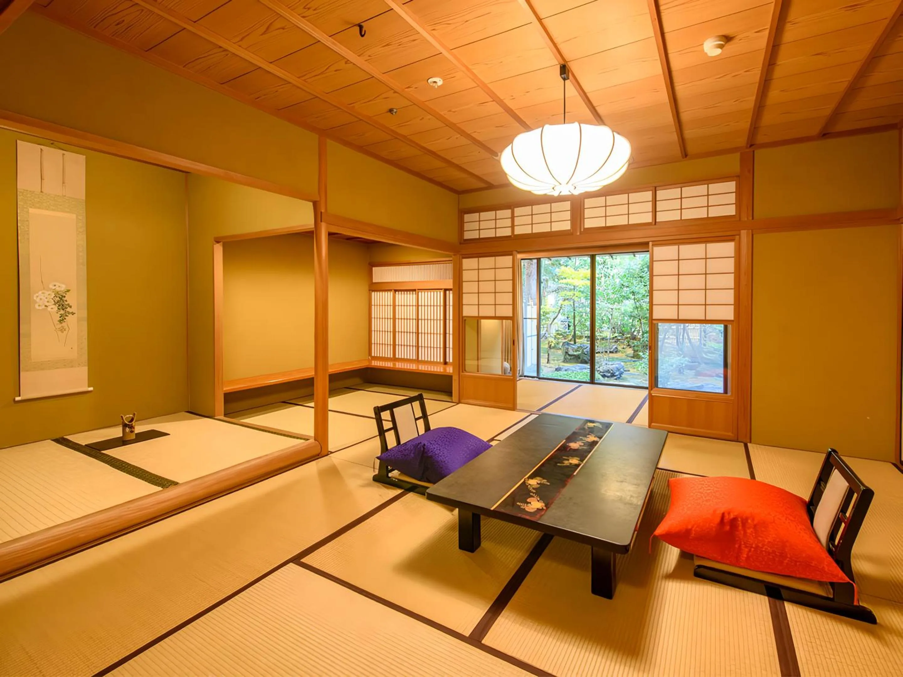 Photo of the whole room, Bed in Hoshi