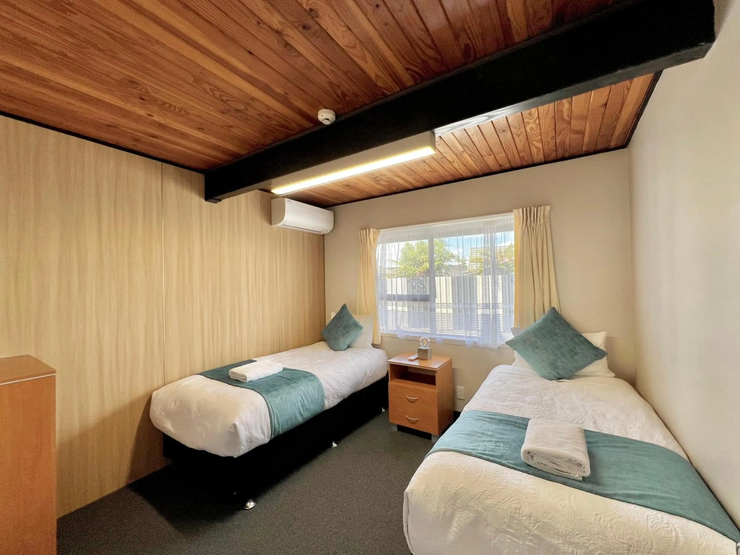 Bedroom, Bed in Mountain View Motel