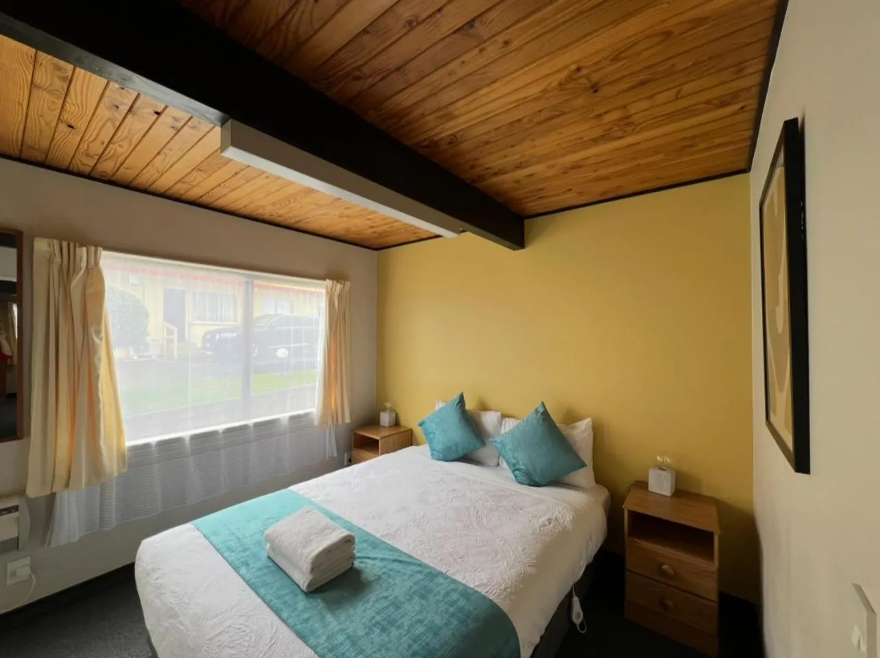 Bedroom, Bed in Mountain View Motel