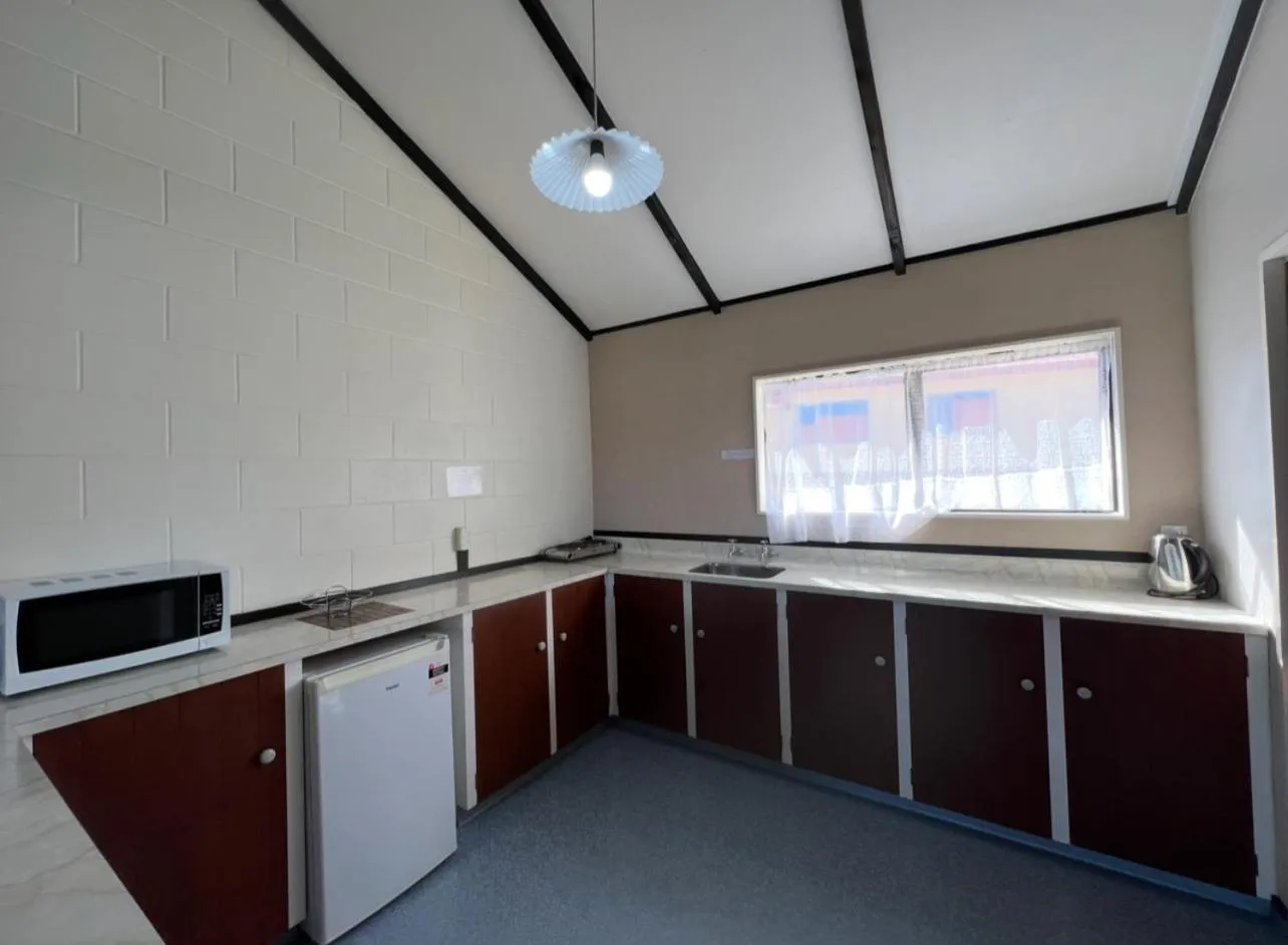 Kitchen or kitchenette in Mountain View Motel