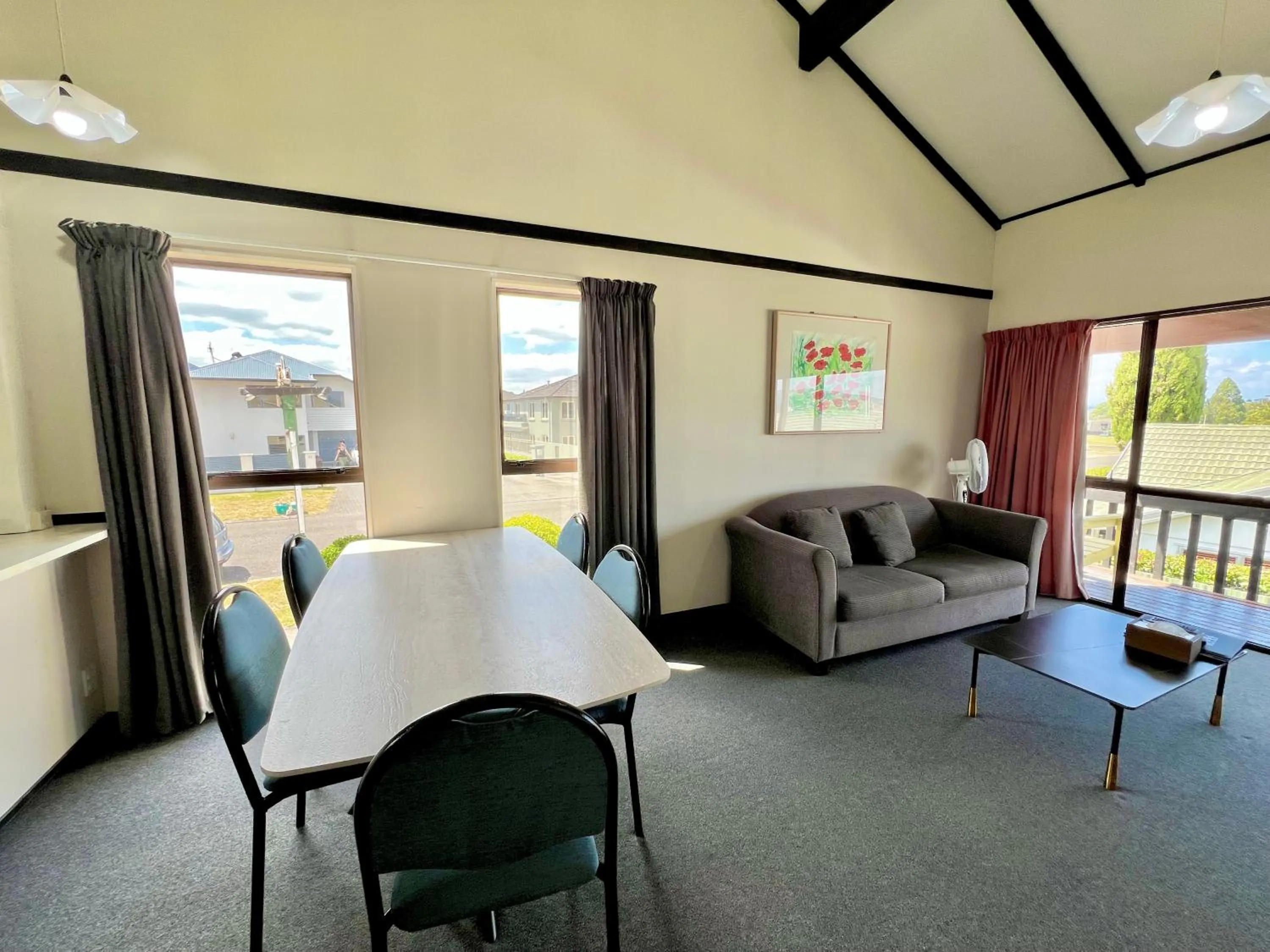 Seating area in Mountain View Motel