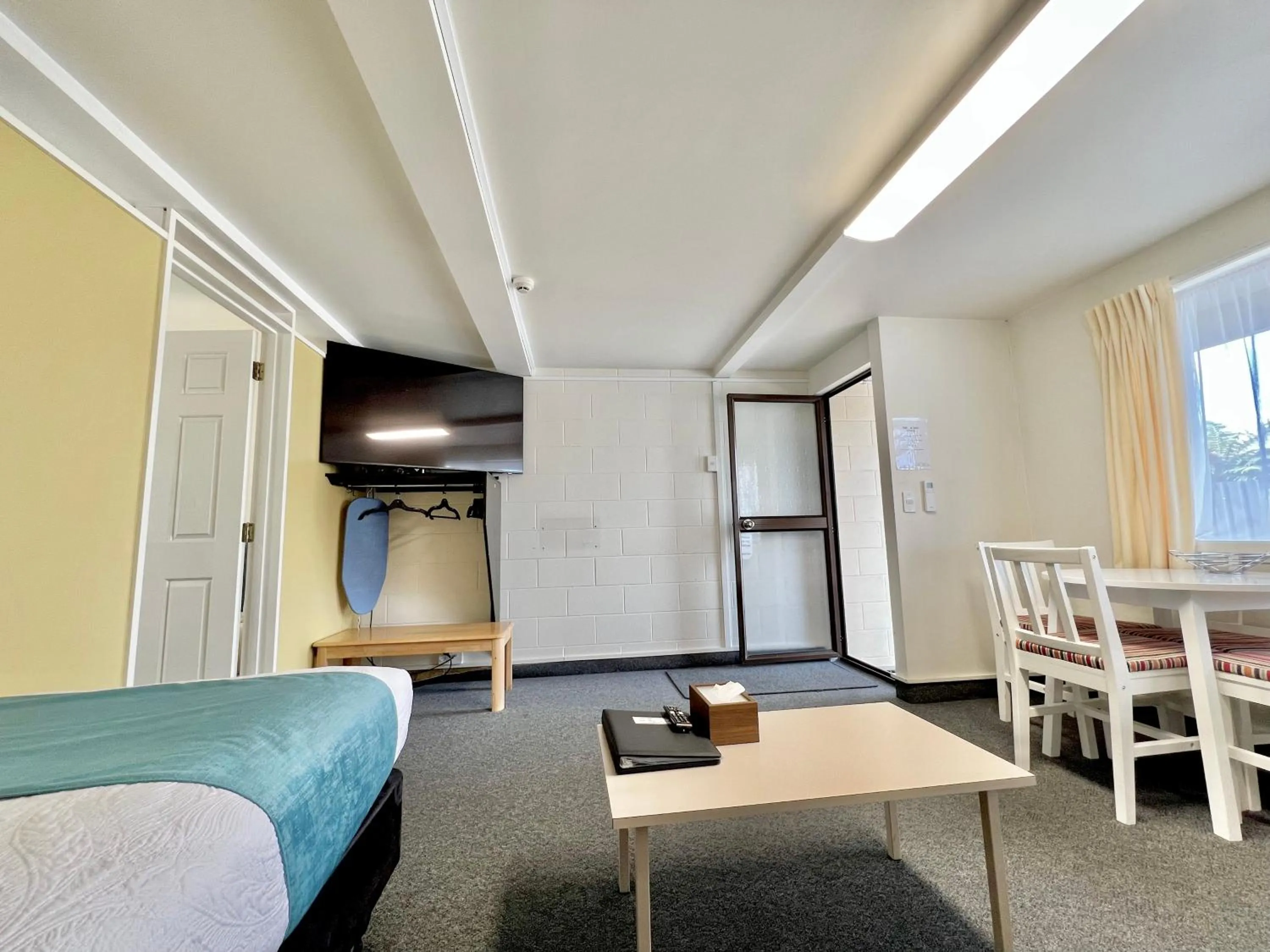 Bedroom, Bed in Mountain View Motel