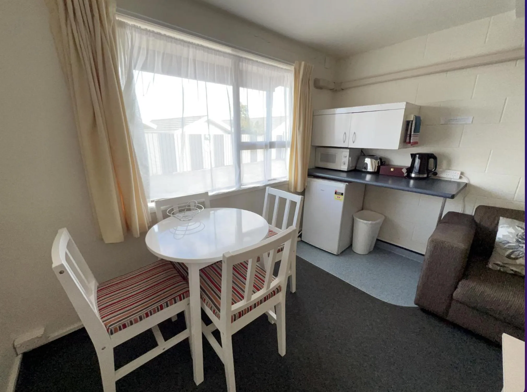 Seating area in Mountain View Motel