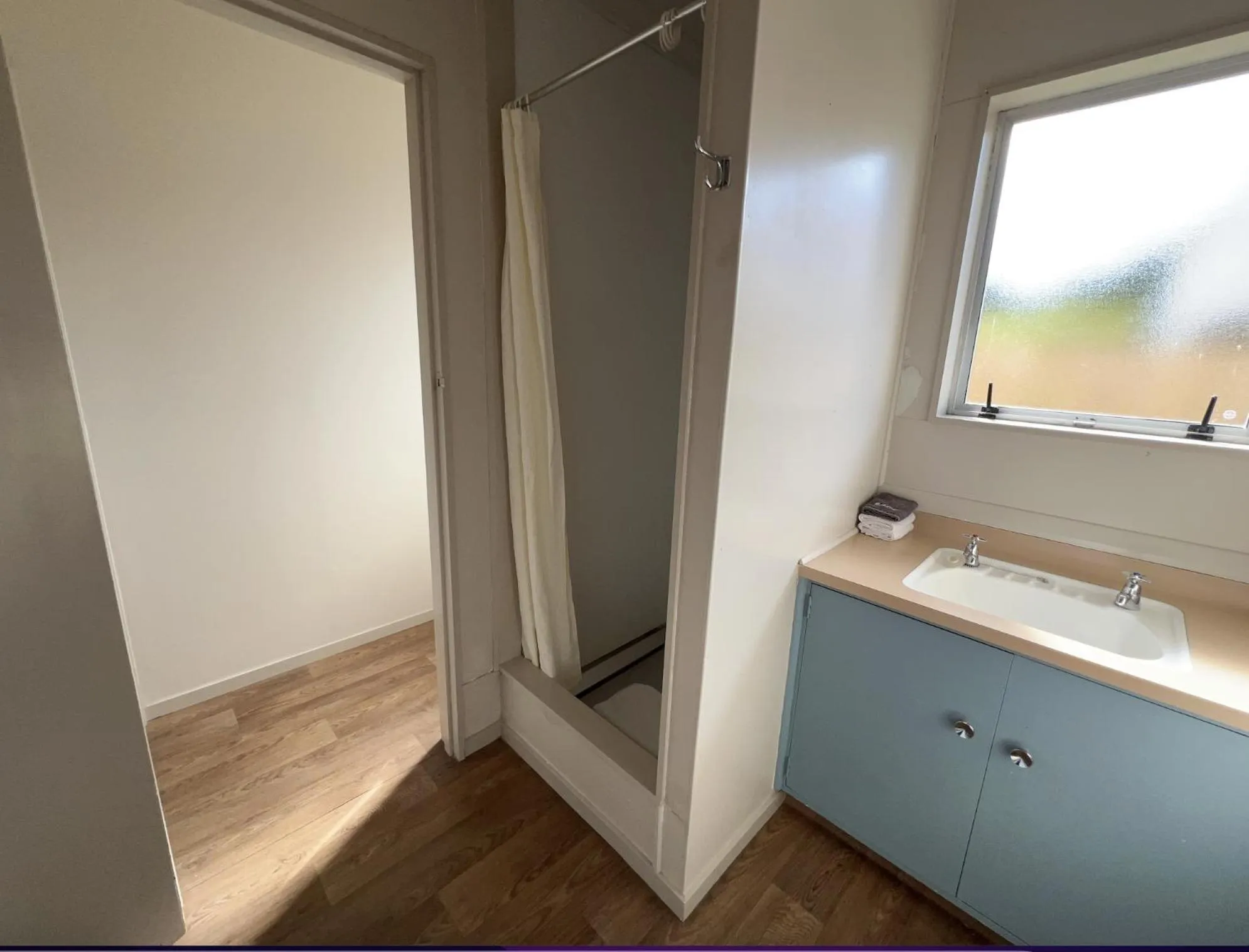 Bathroom in Mountain View Motel