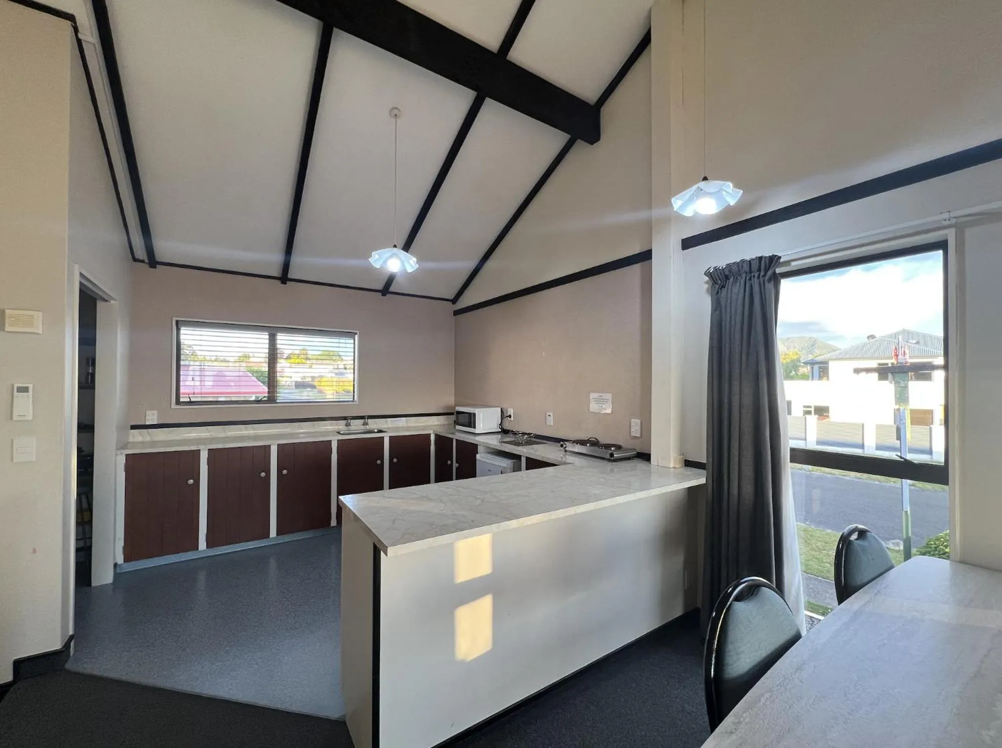 Kitchen or kitchenette in Mountain View Motel