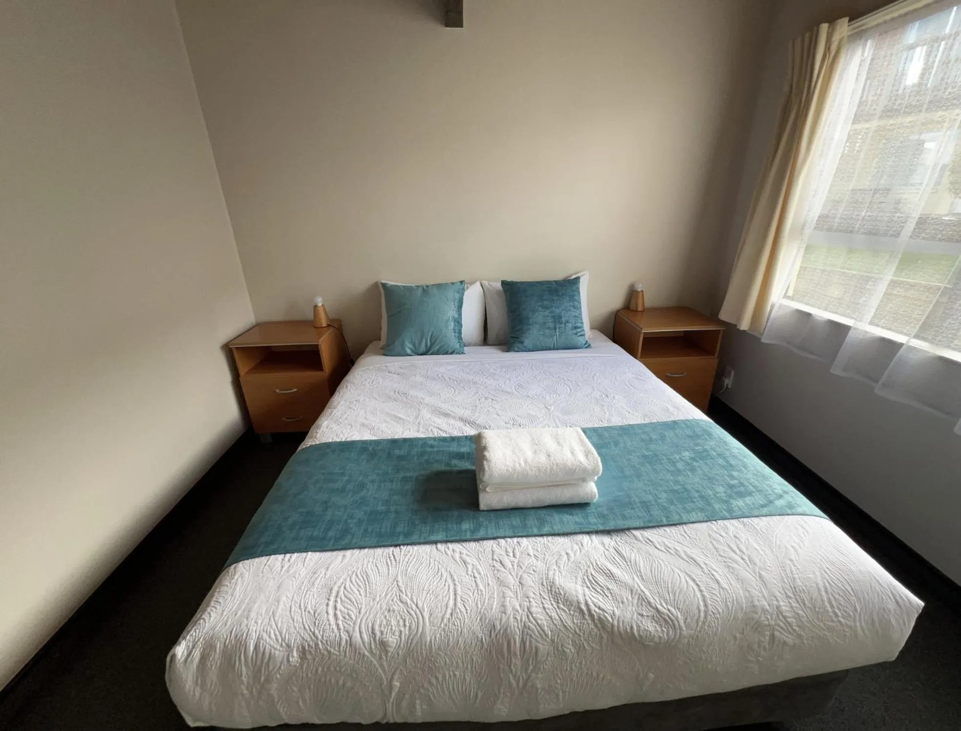 Bedroom, Bed in Mountain View Motel