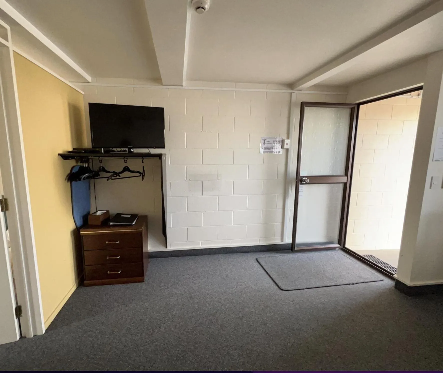 TV and multimedia in Mountain View Motel