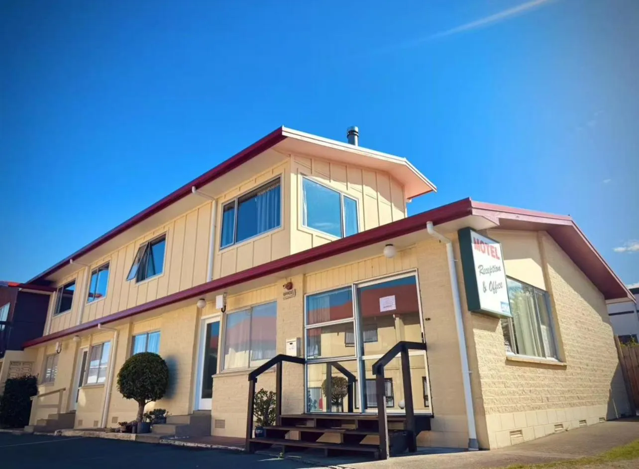 Property building in Mountain View Motel