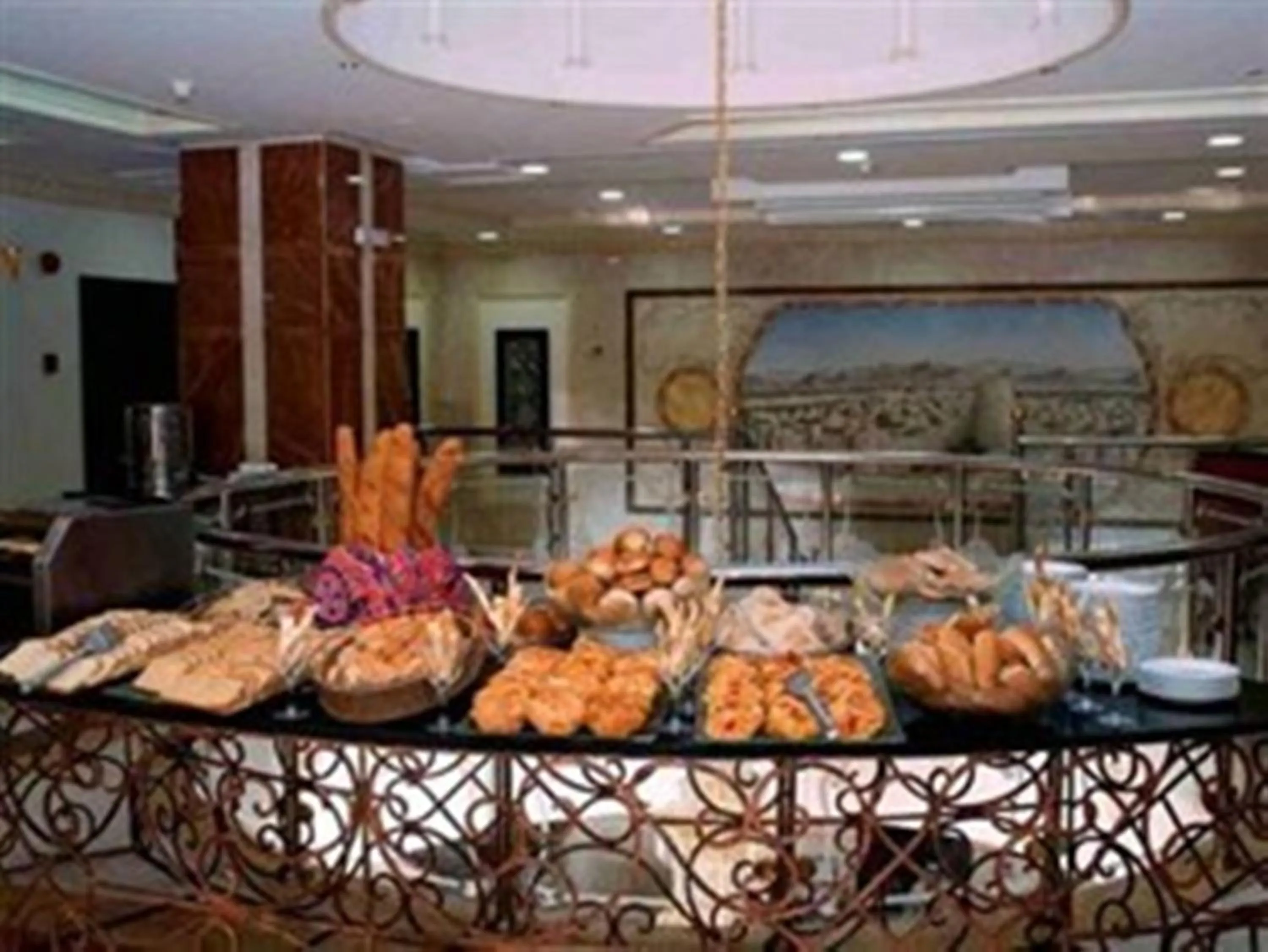Food and drinks in Durrat Al Eiman Hotel