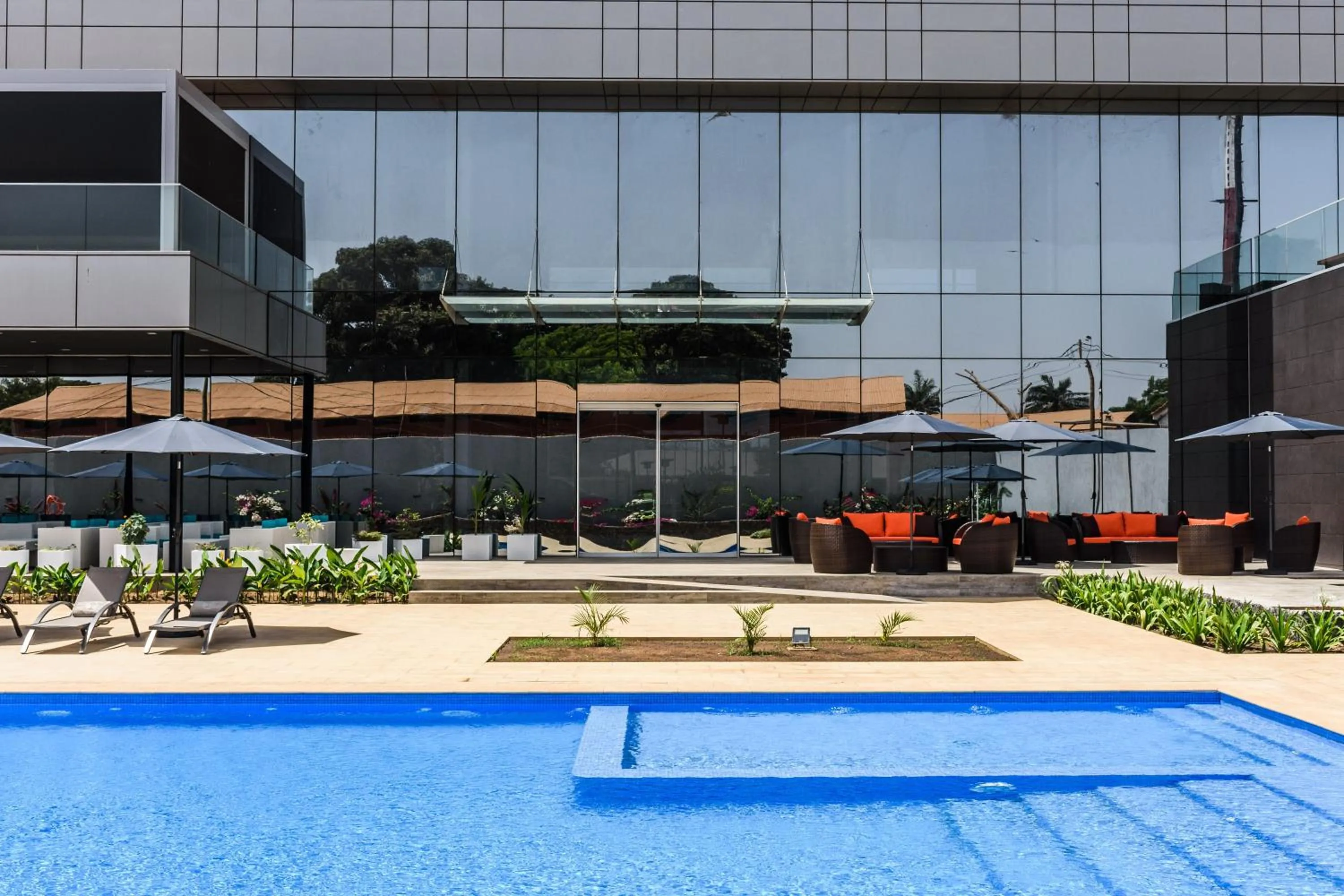 Swimming pool in Ceiba Hotel Bissau