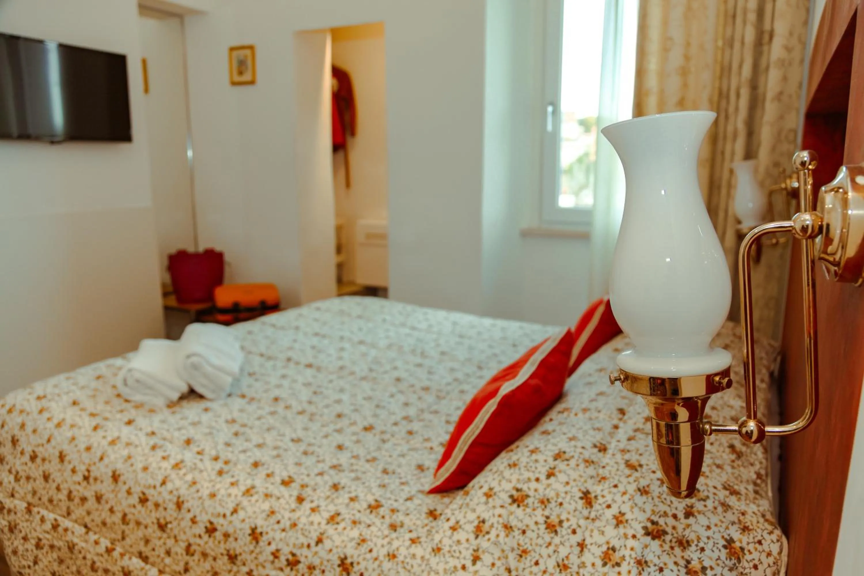 furniture, Bed in B&B Dimor'à