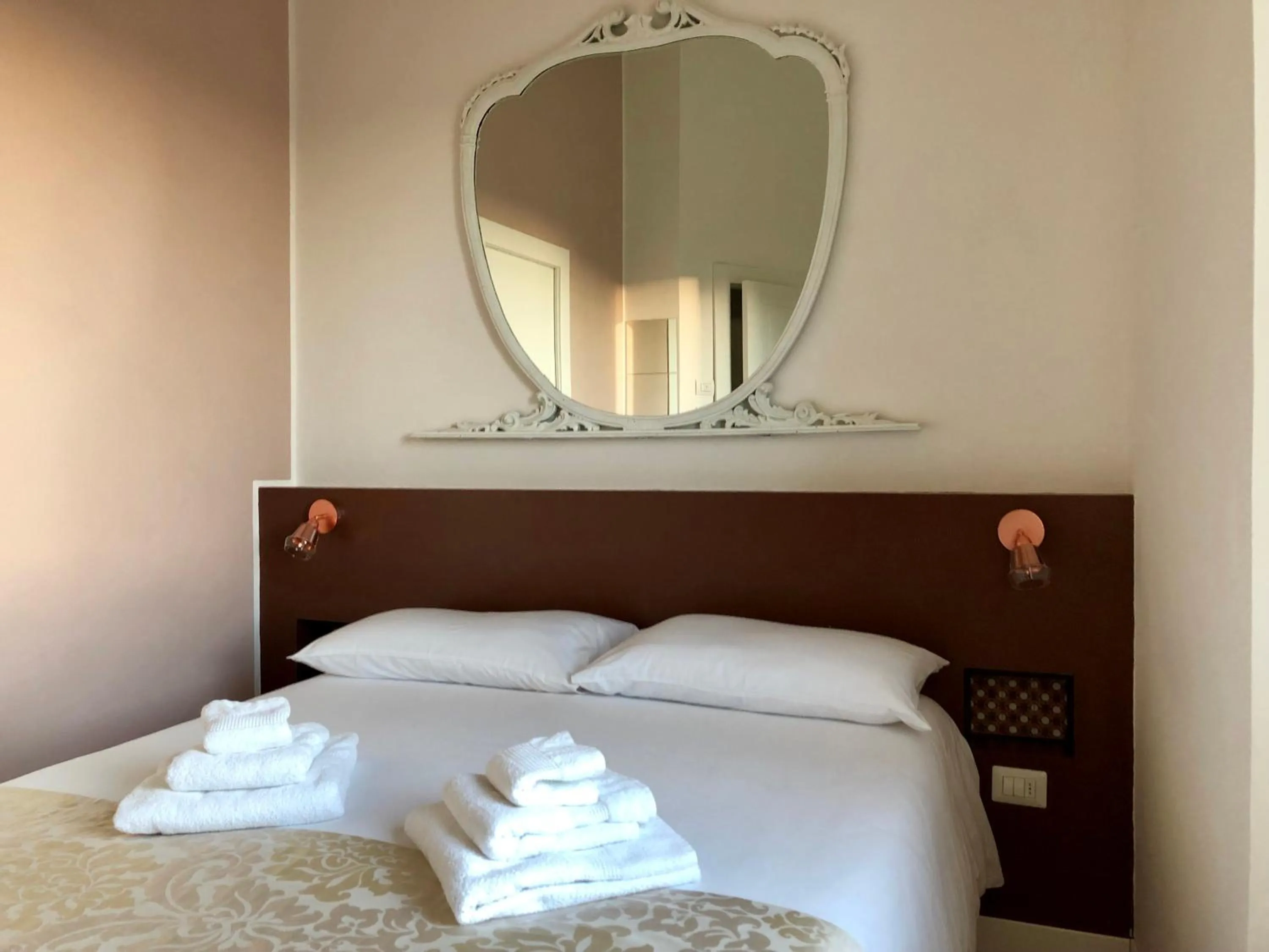 Photo of the whole room, Bed in B&B Dimor'à