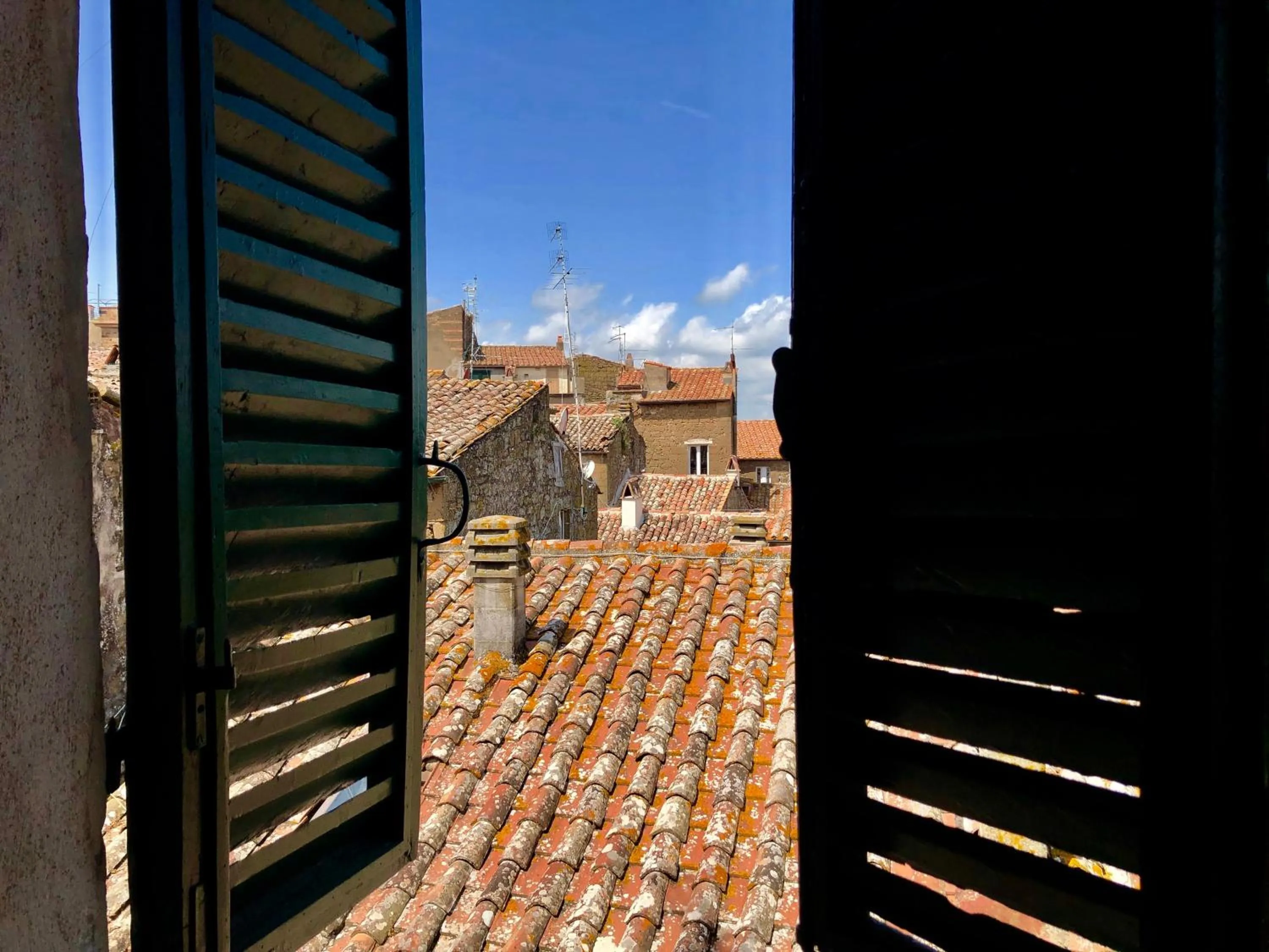Quiet street view in B&B Dimor'à