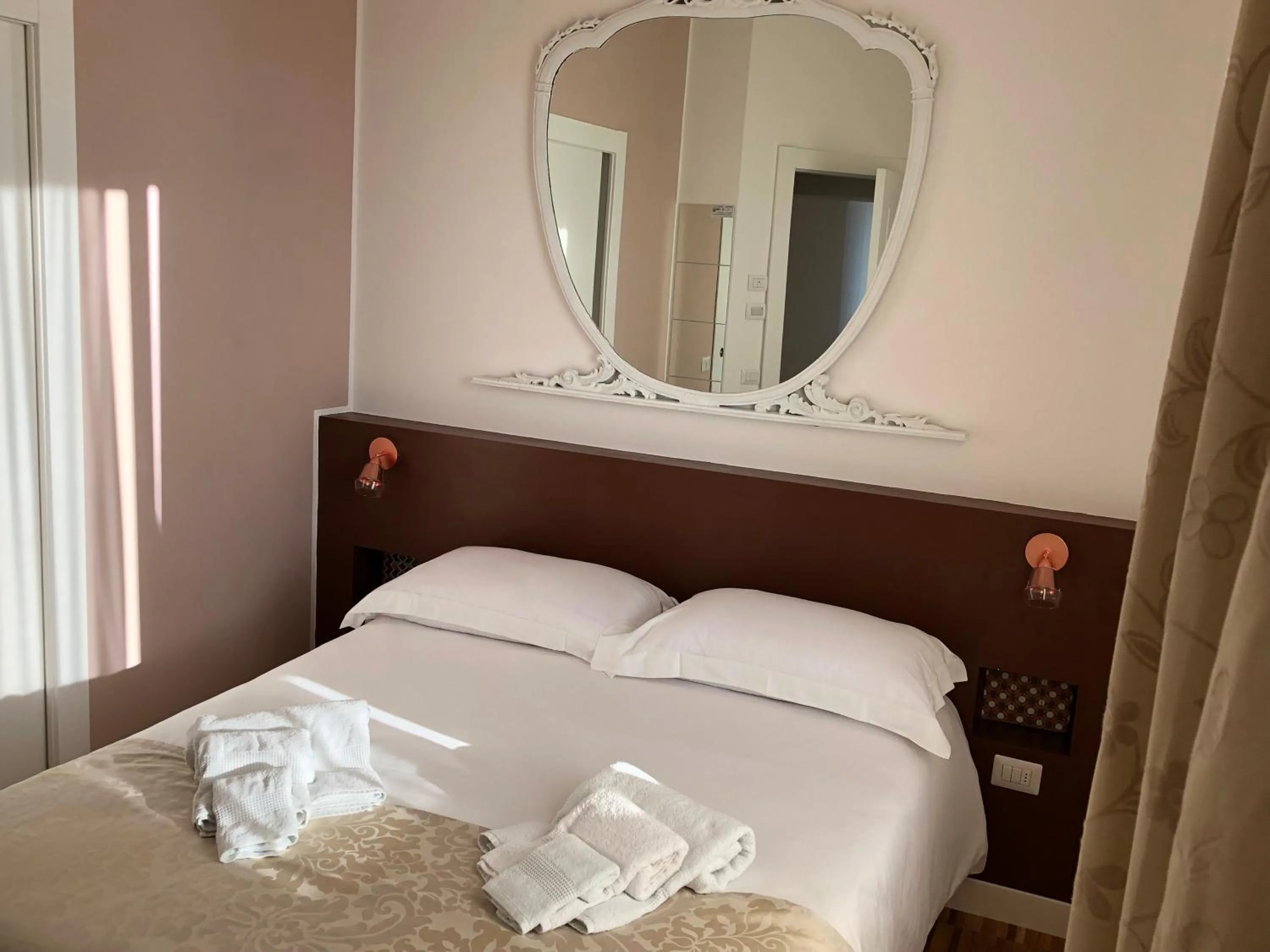 Photo of the whole room, Bed in B&B Dimor'à