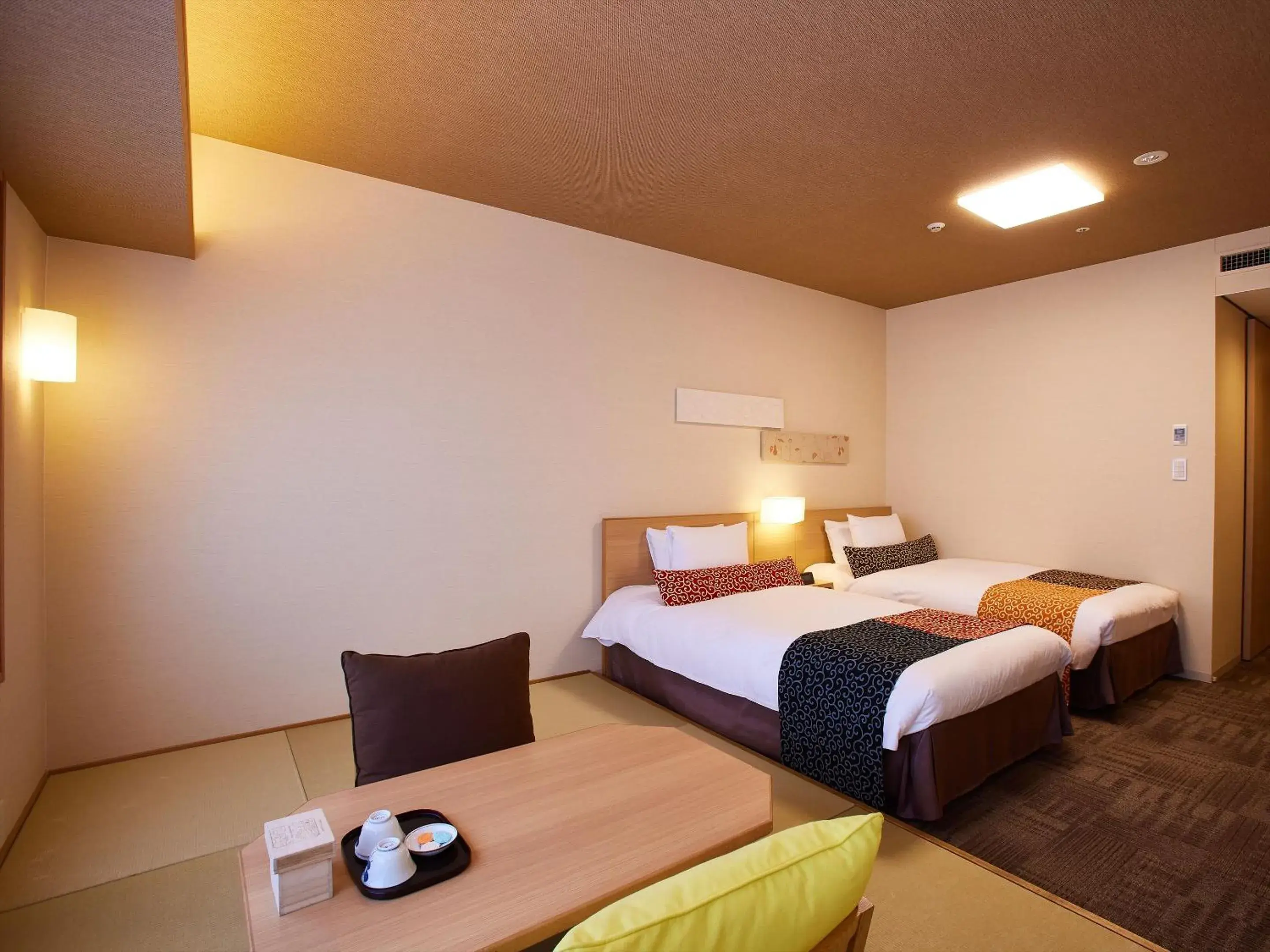 Twin Room with Tatami Area - single occupancy in Kyoto Hot Spring Hatoya Zuihokaku Hotel Twin Room with Tatami Area - single occupancy in Kyoto Hot Spring Hatoya Zuihokaku Hotel