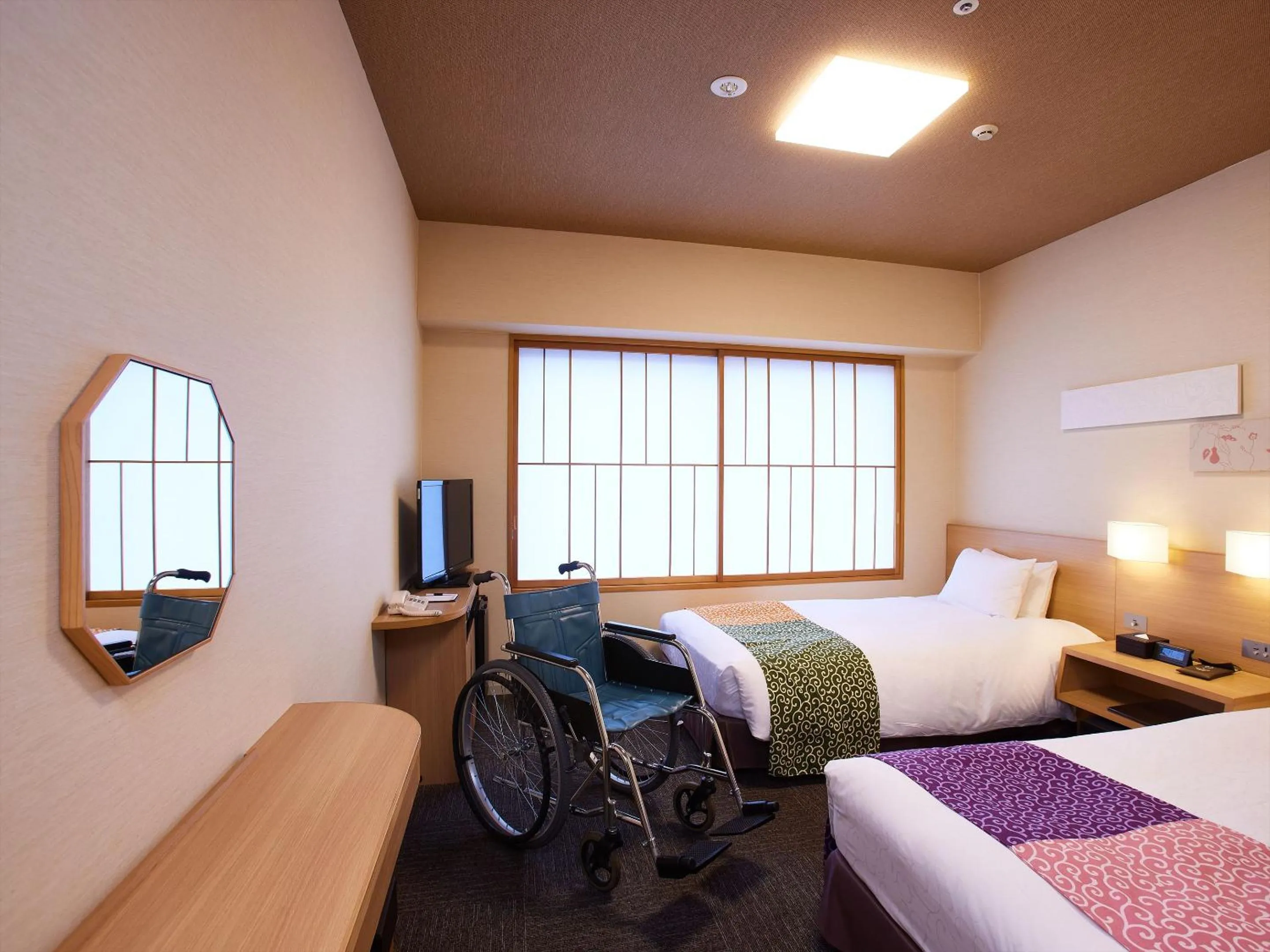 Photo of the whole room, Bed in Kyoto Hot Spring Hatoya Zuihokaku Hotel