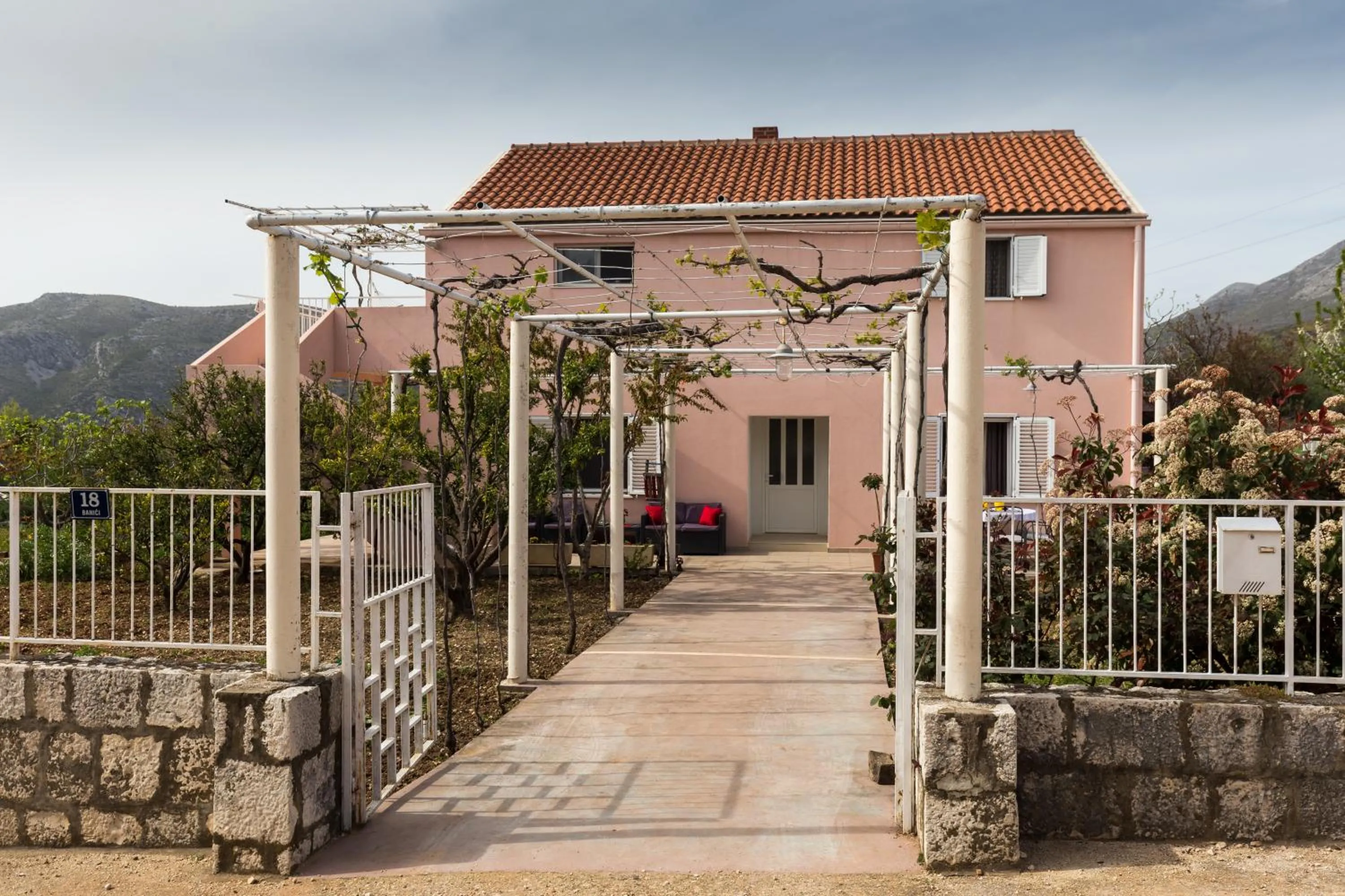 Facade/entrance in Apartment Ani