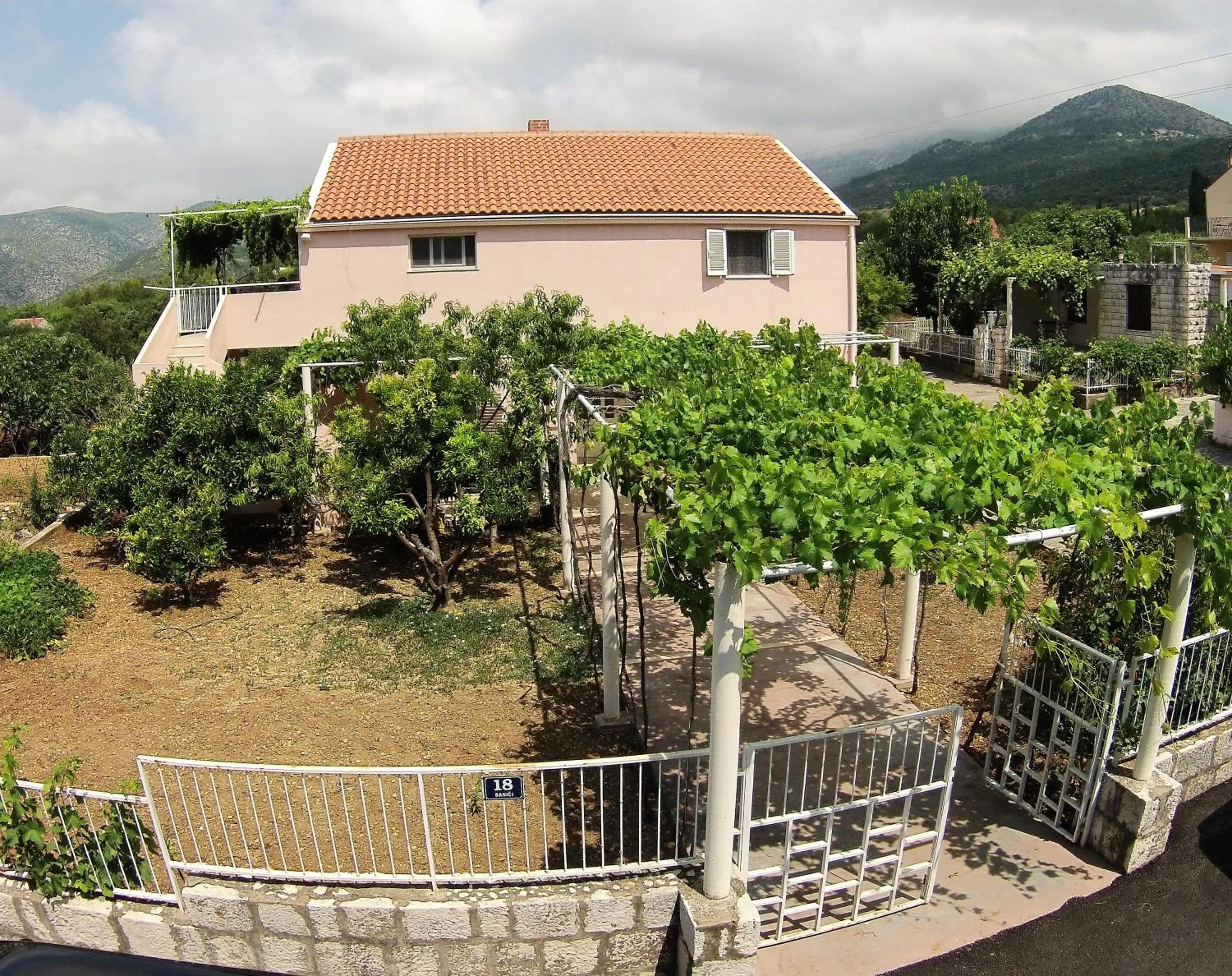 Facade/entrance in Apartment Ani
