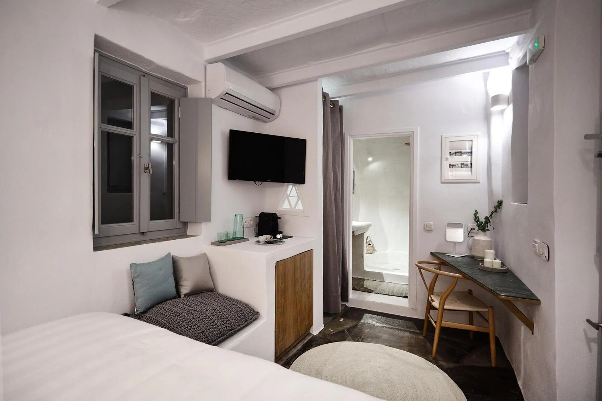 Bedroom, Bed in Living Theros Luxury Suites