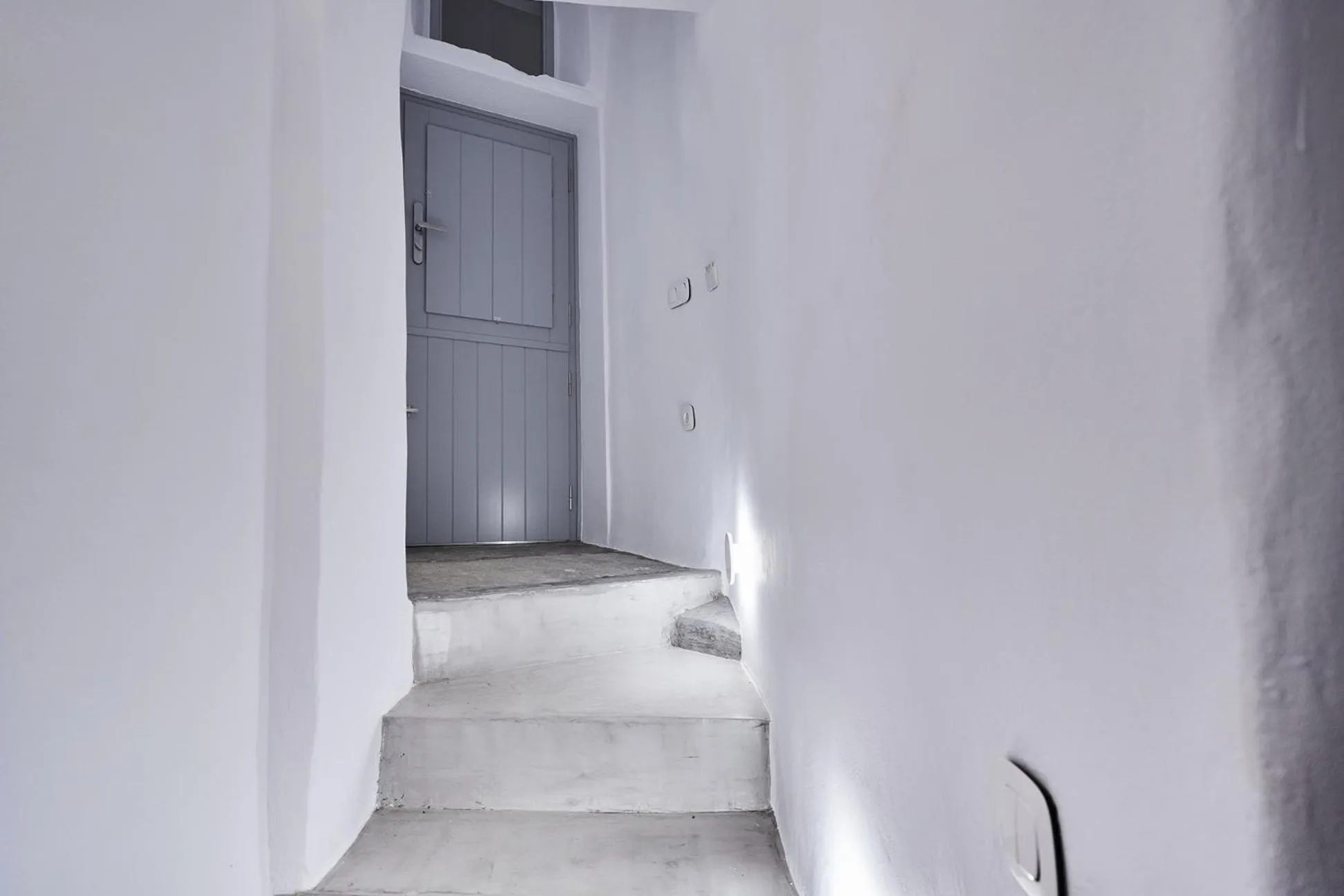 Area and facilities in Living Theros Luxury Suites