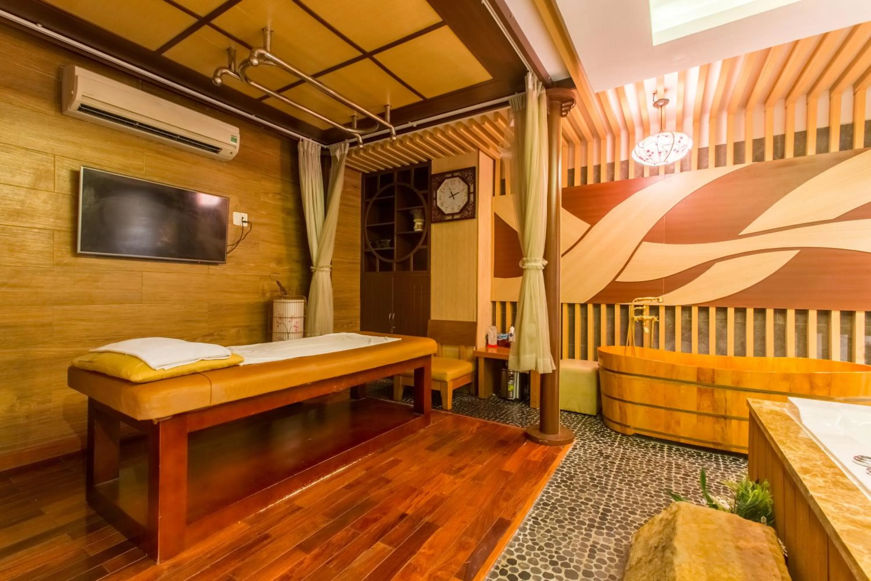 Minh Tam Hotel and Spa