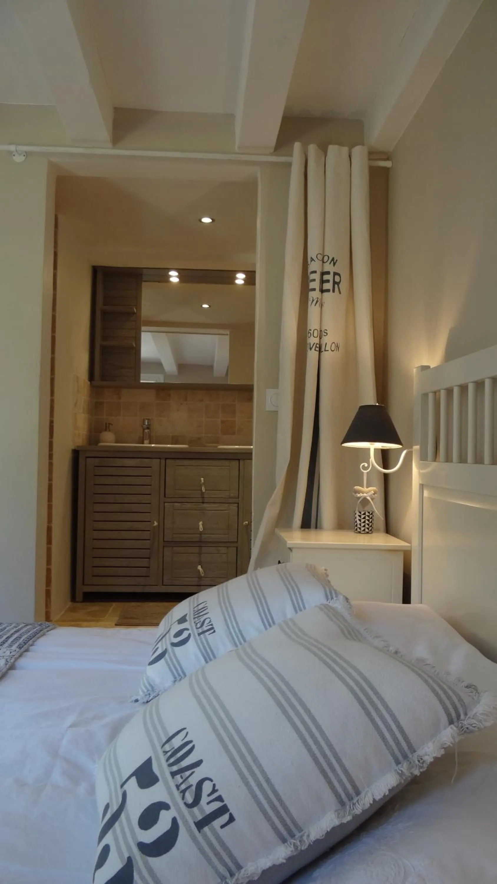 Bedroom, Bed in Les Olivettes le mazet