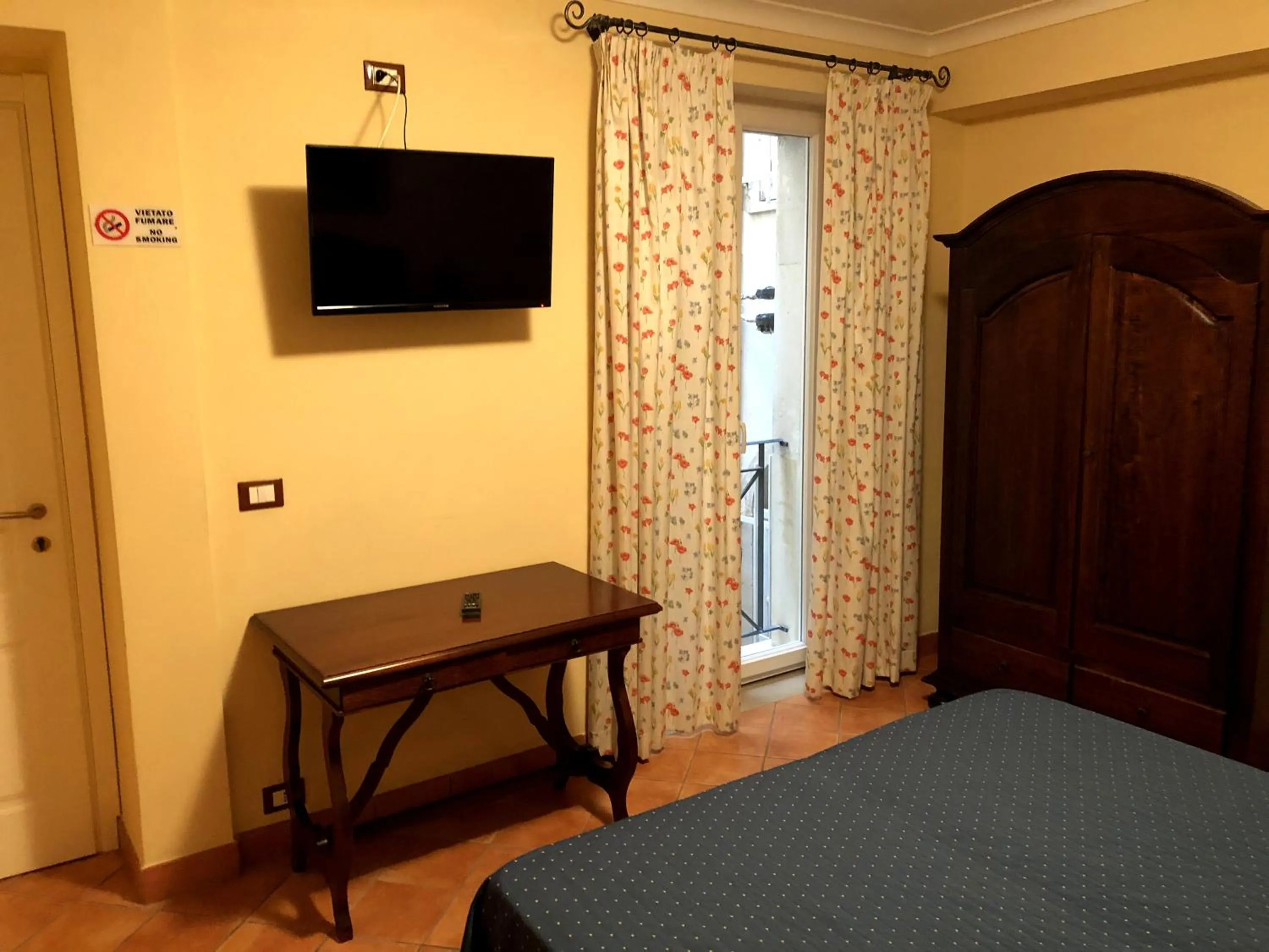 TV and multimedia, Bed in Apollo B&B