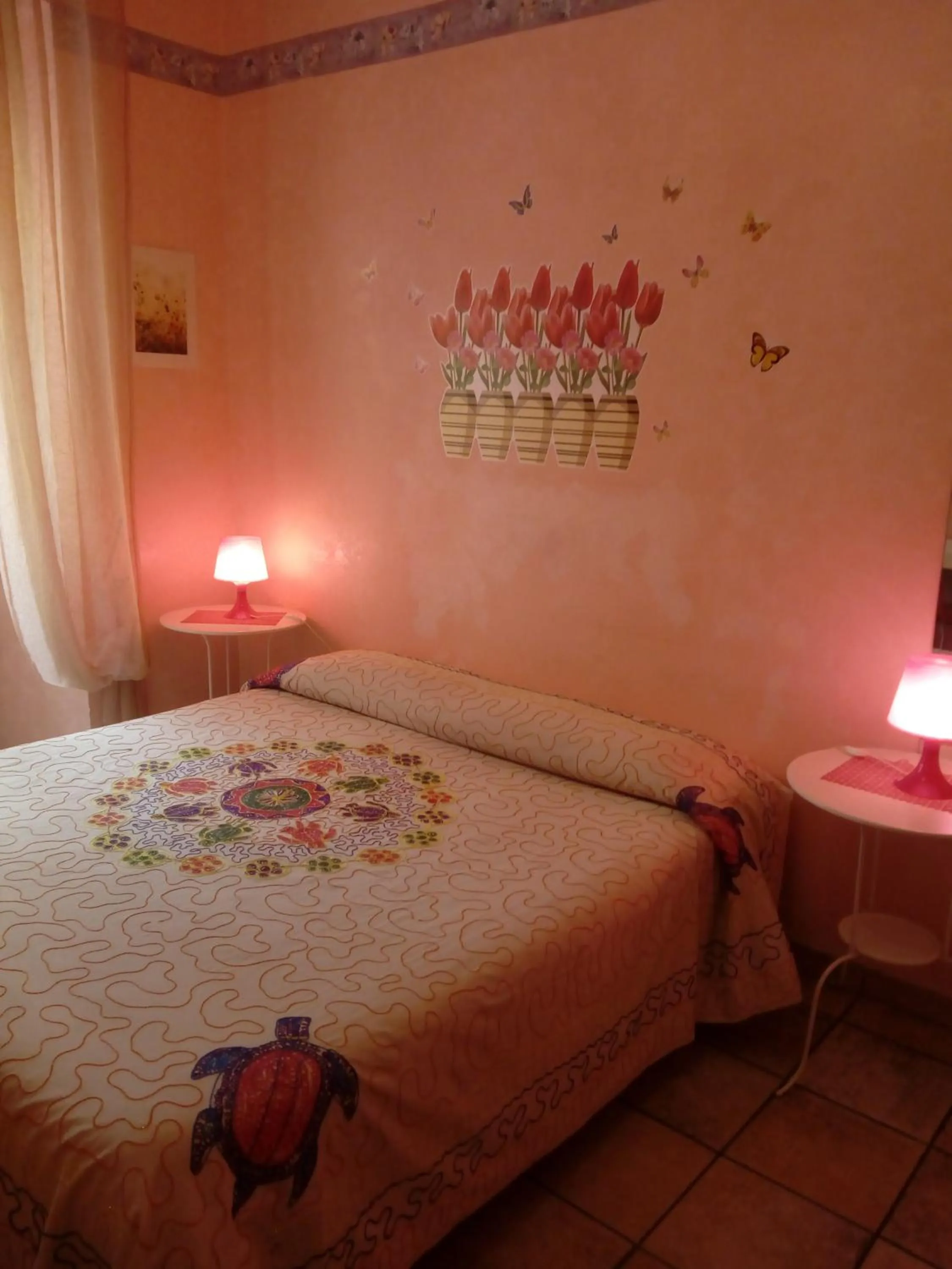 Photo of the whole room, Bed in Max House