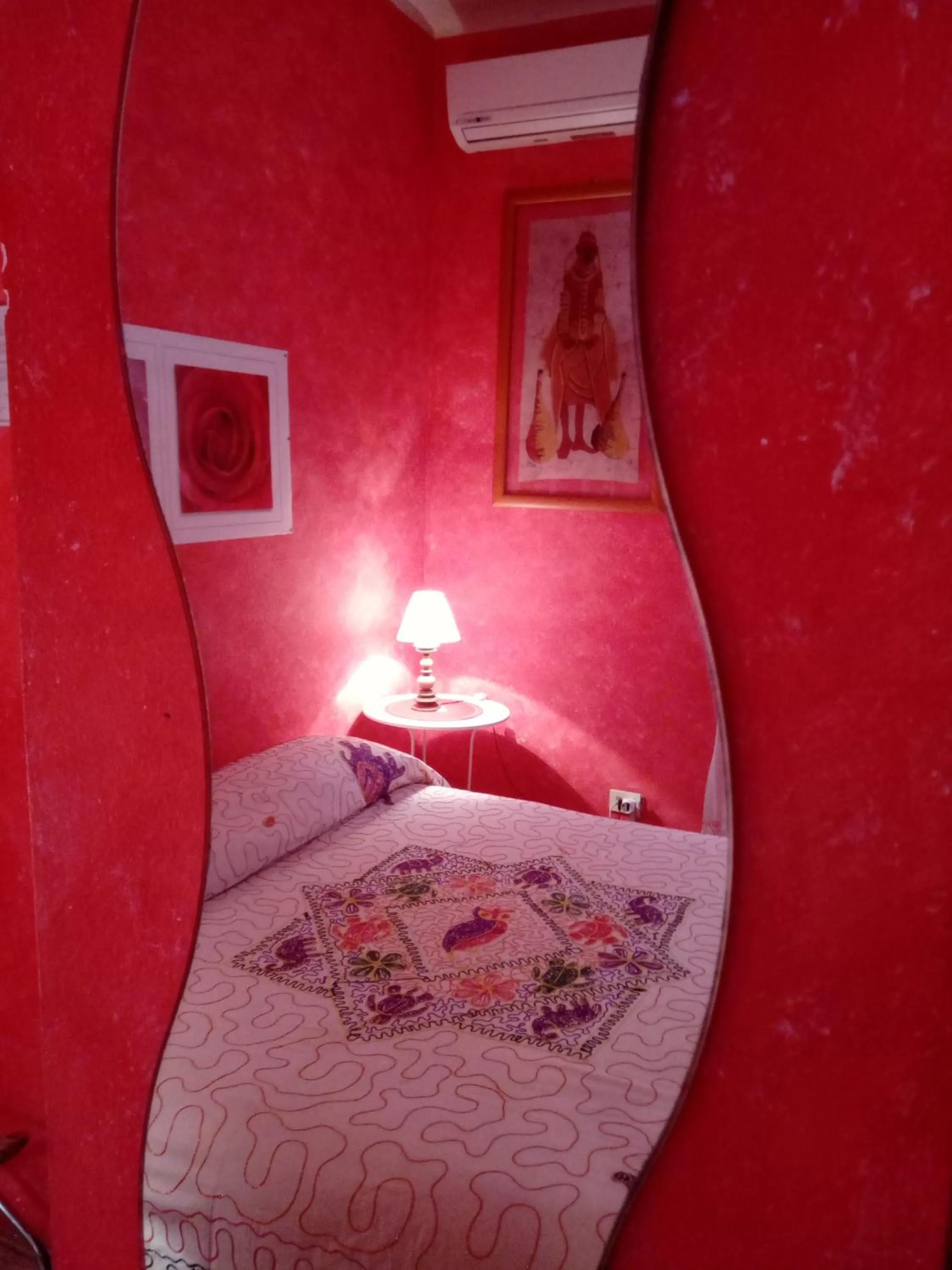 Photo of the whole room, Bed in Max House