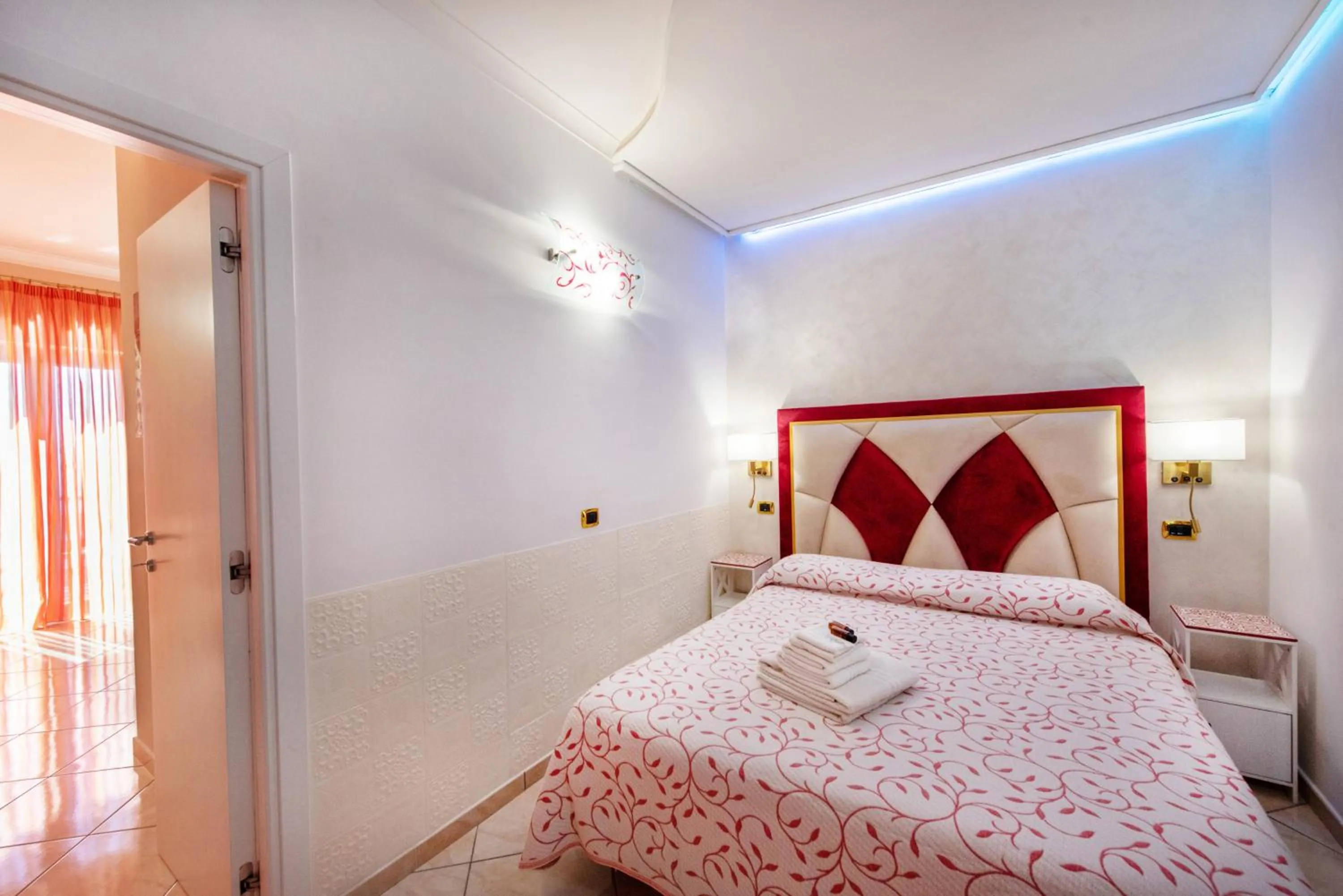 Decorative detail, Bed in B&B Il Pavone