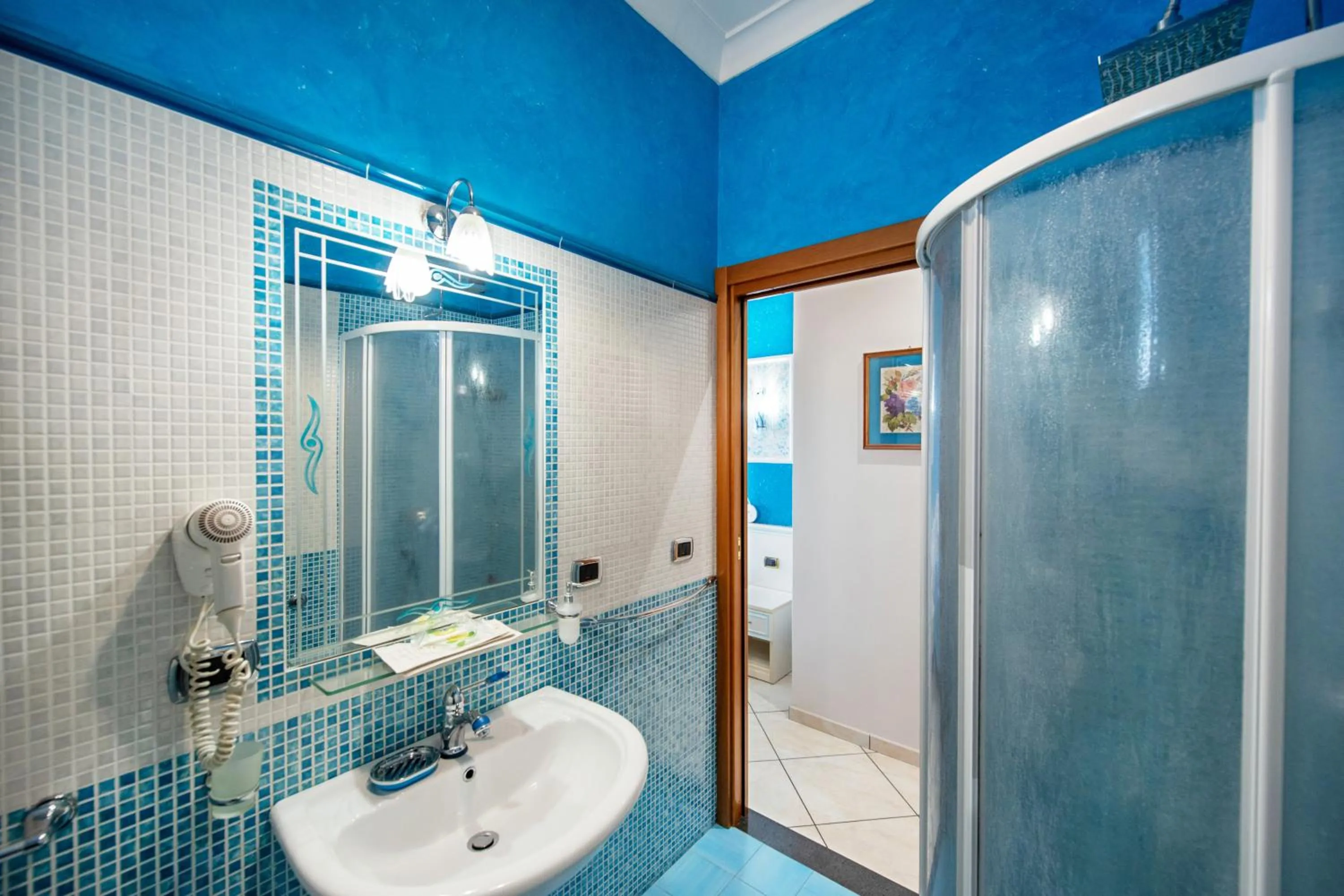 Shower in B&B Il Pavone