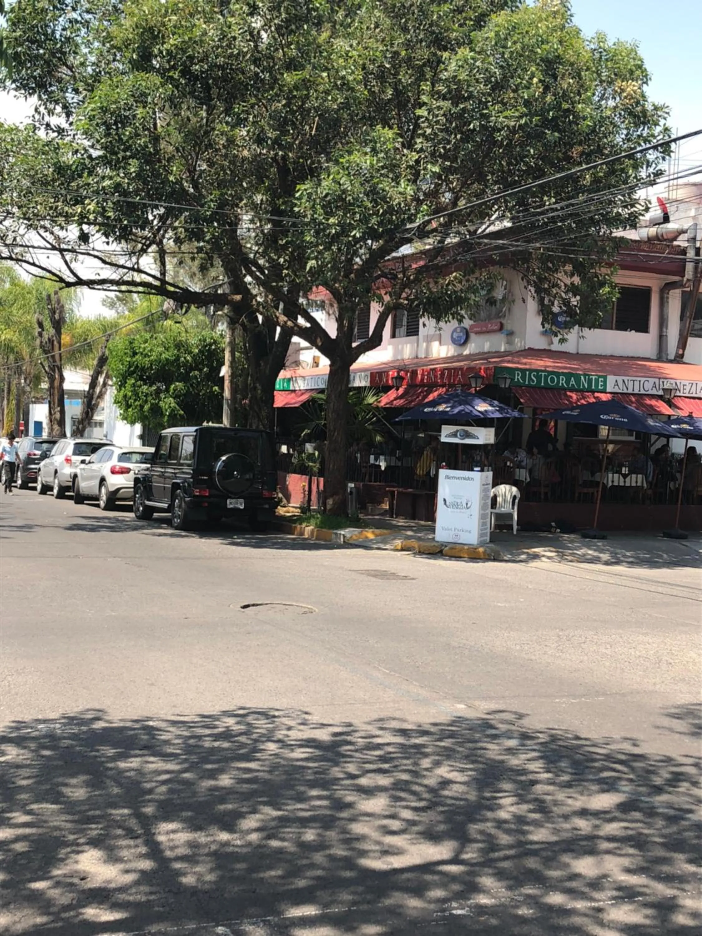 Property building in Hostal Guadalajara Cosmopolitan Providencia