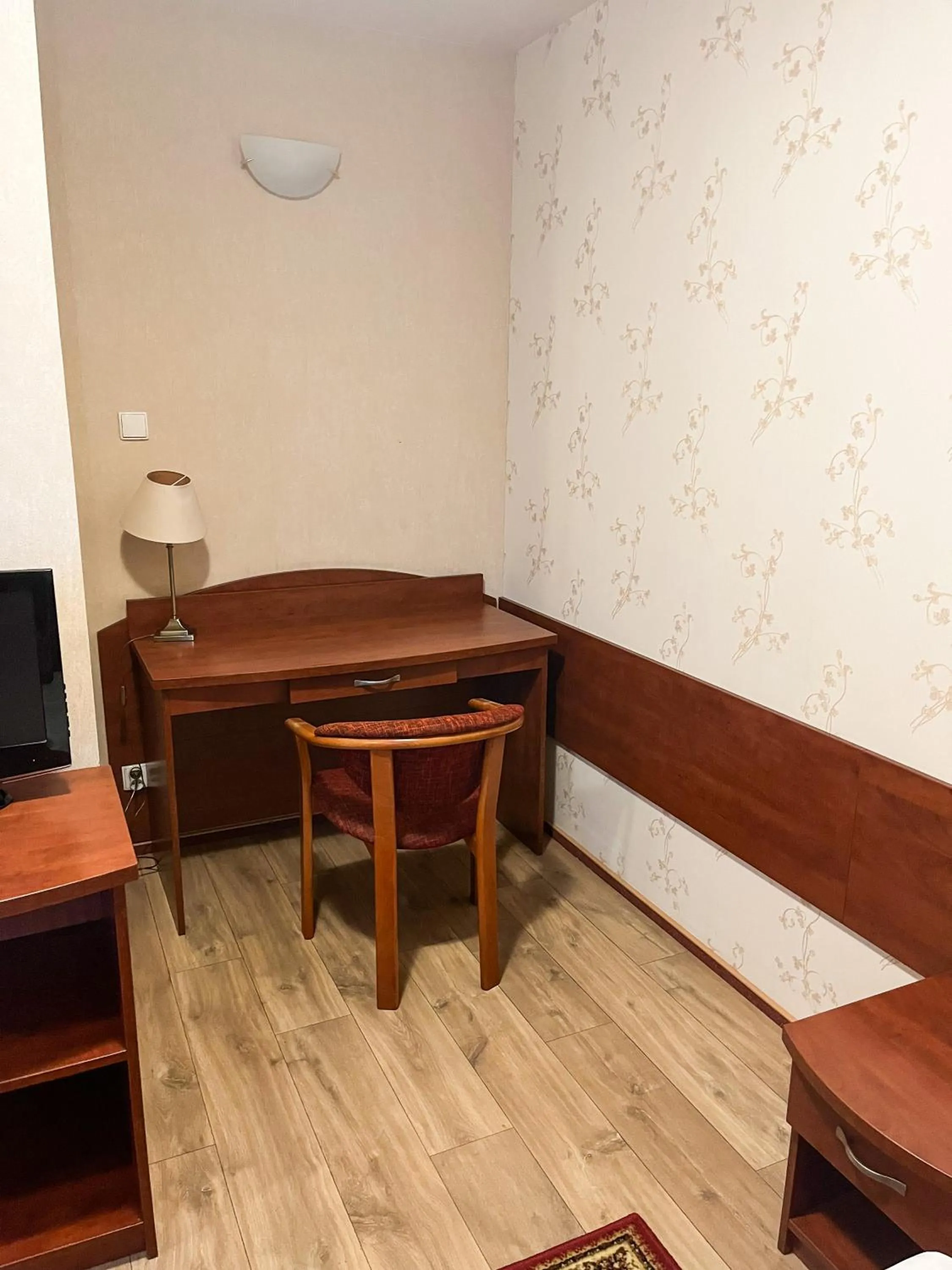 Photo of the whole room in Hotel Logos