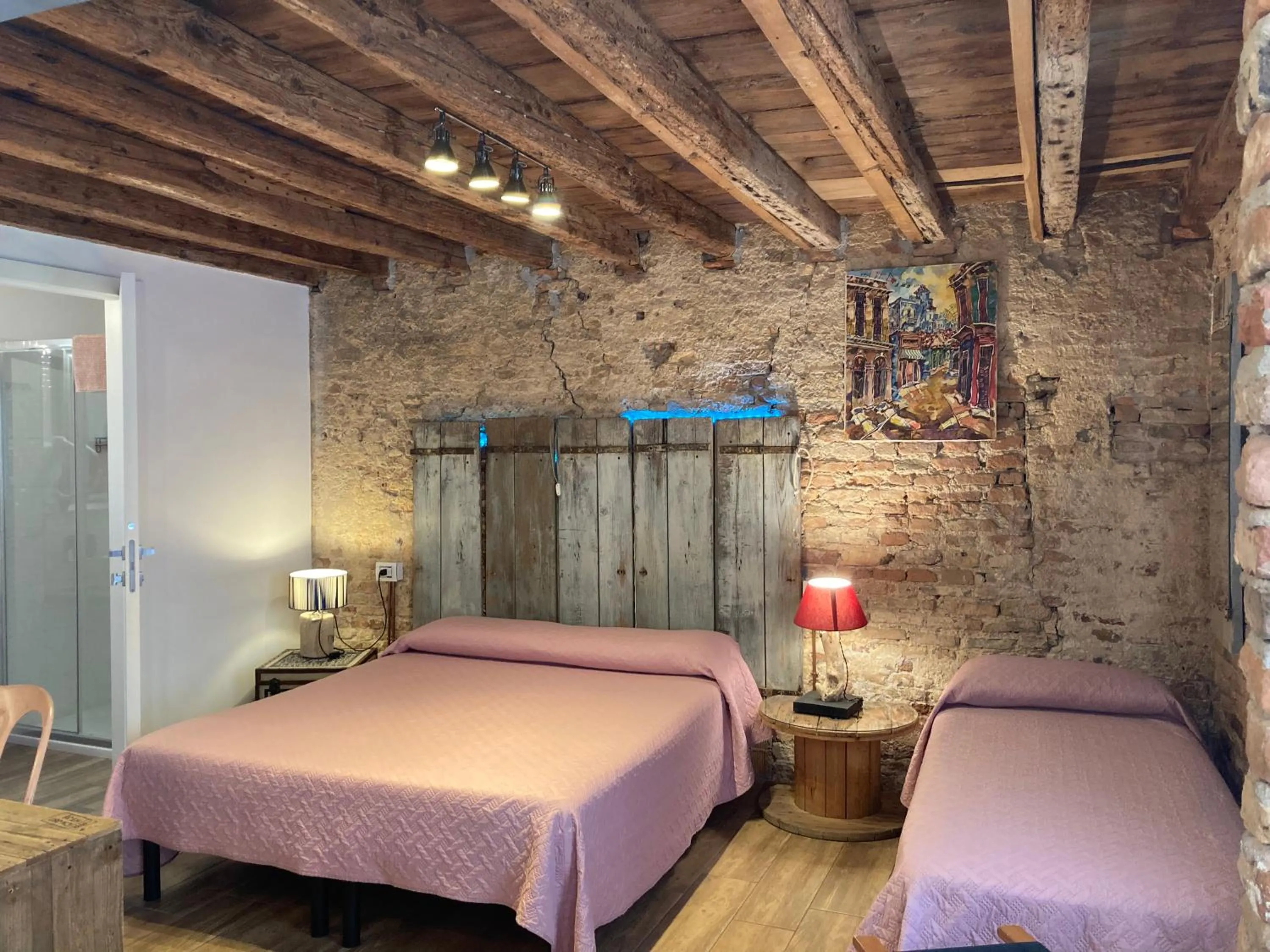 Studio Apartment - single occupancy in Barbara's studios