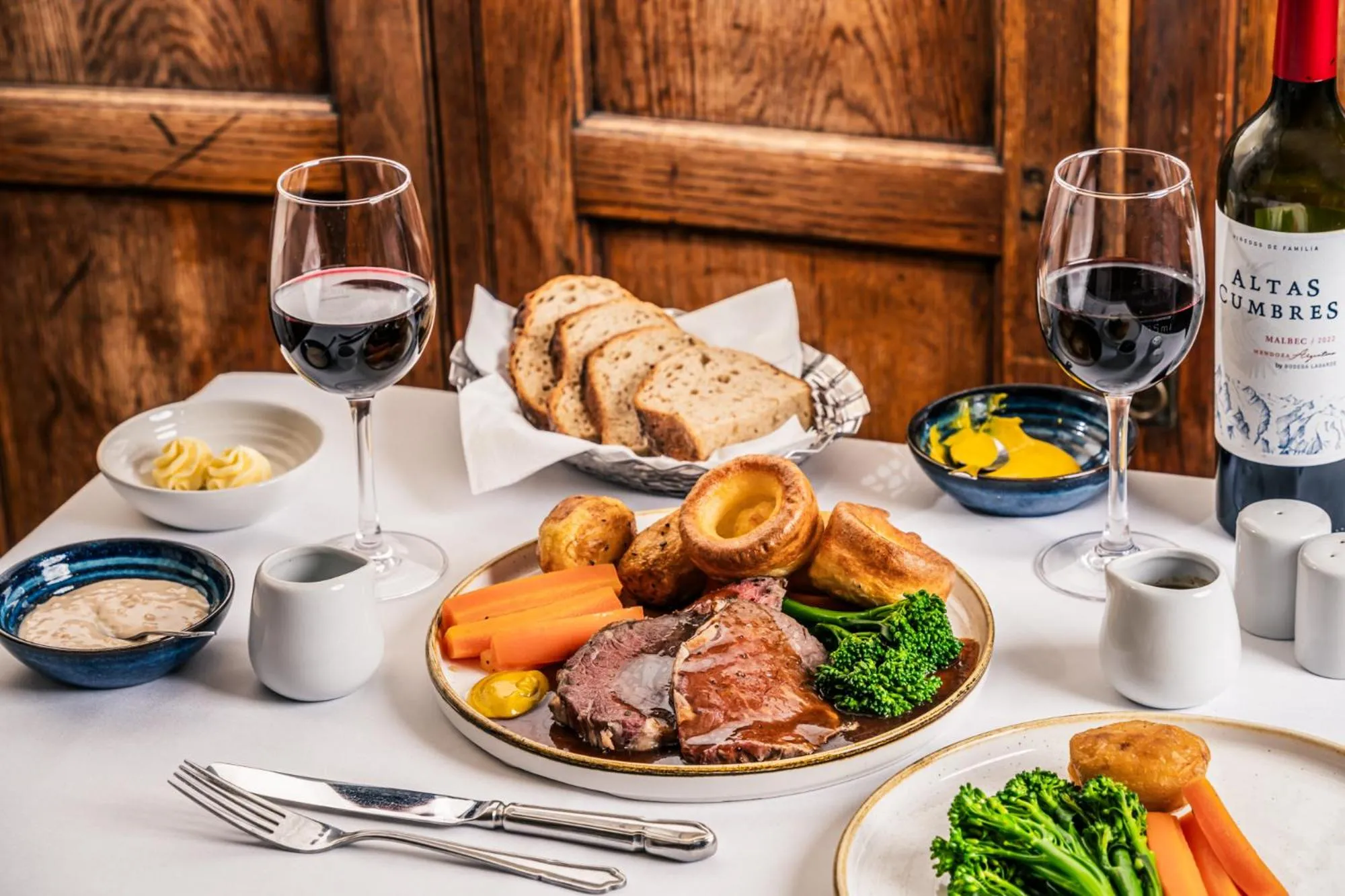 Food and drinks in Grange Hotel