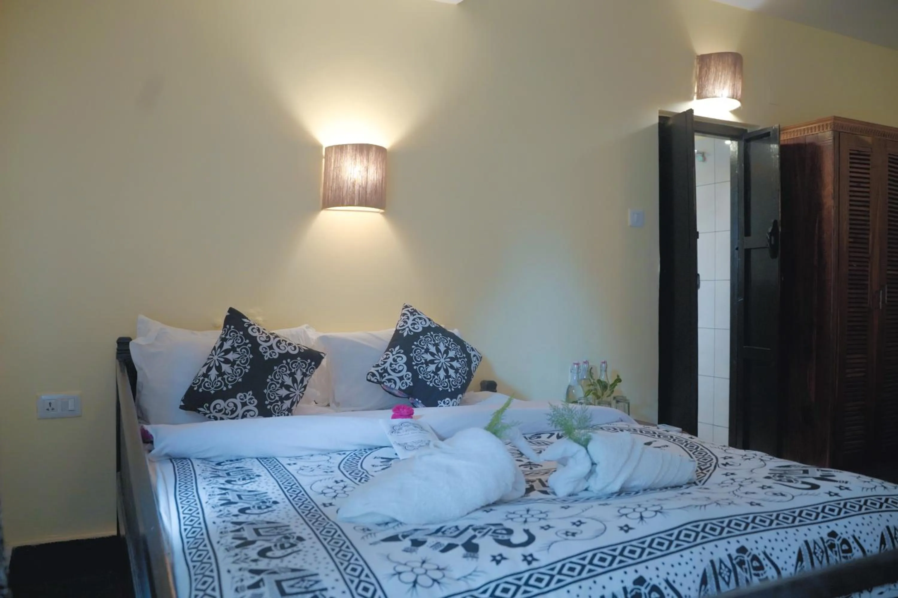 Bed in Sapana Village Lodge