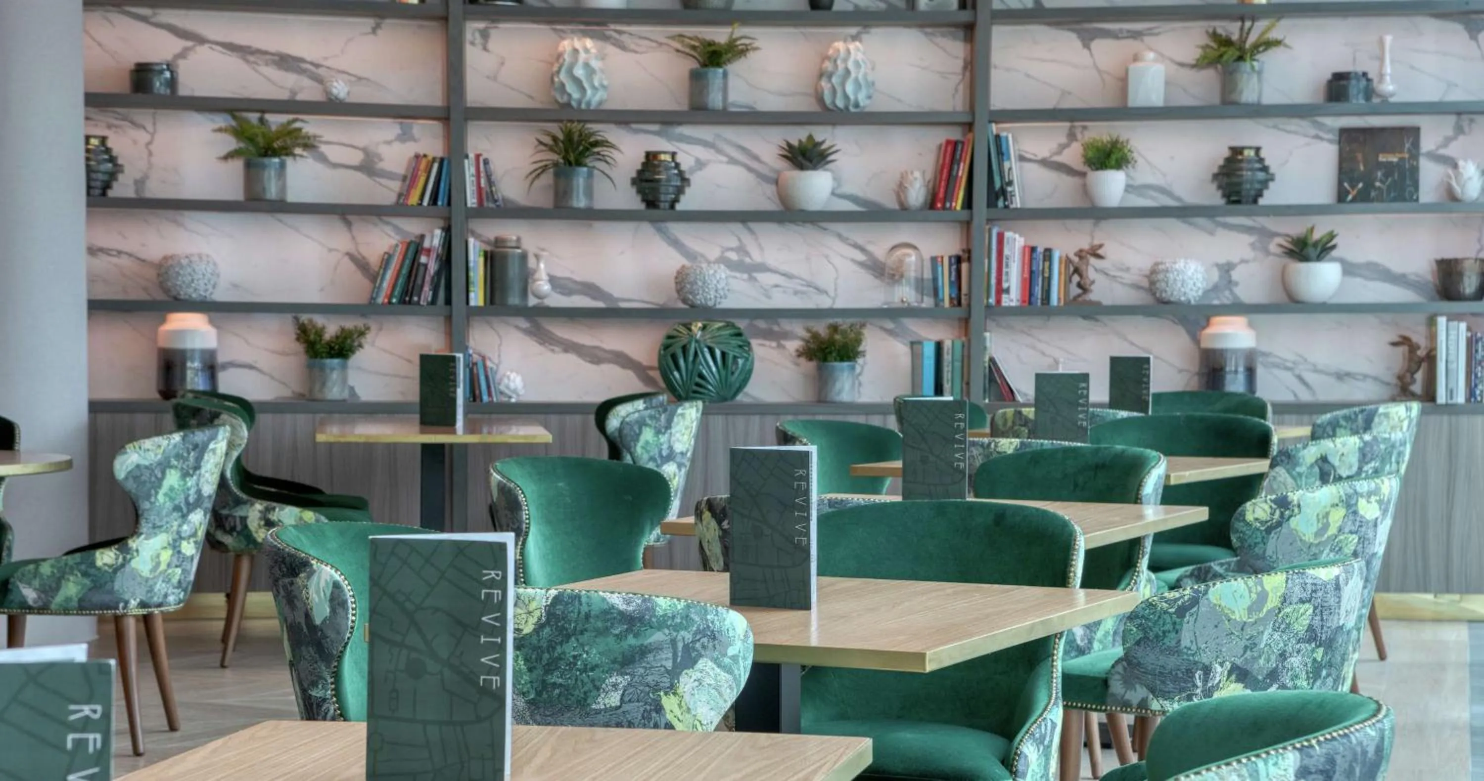 Lounge or bar in Hilton London Angel Islington