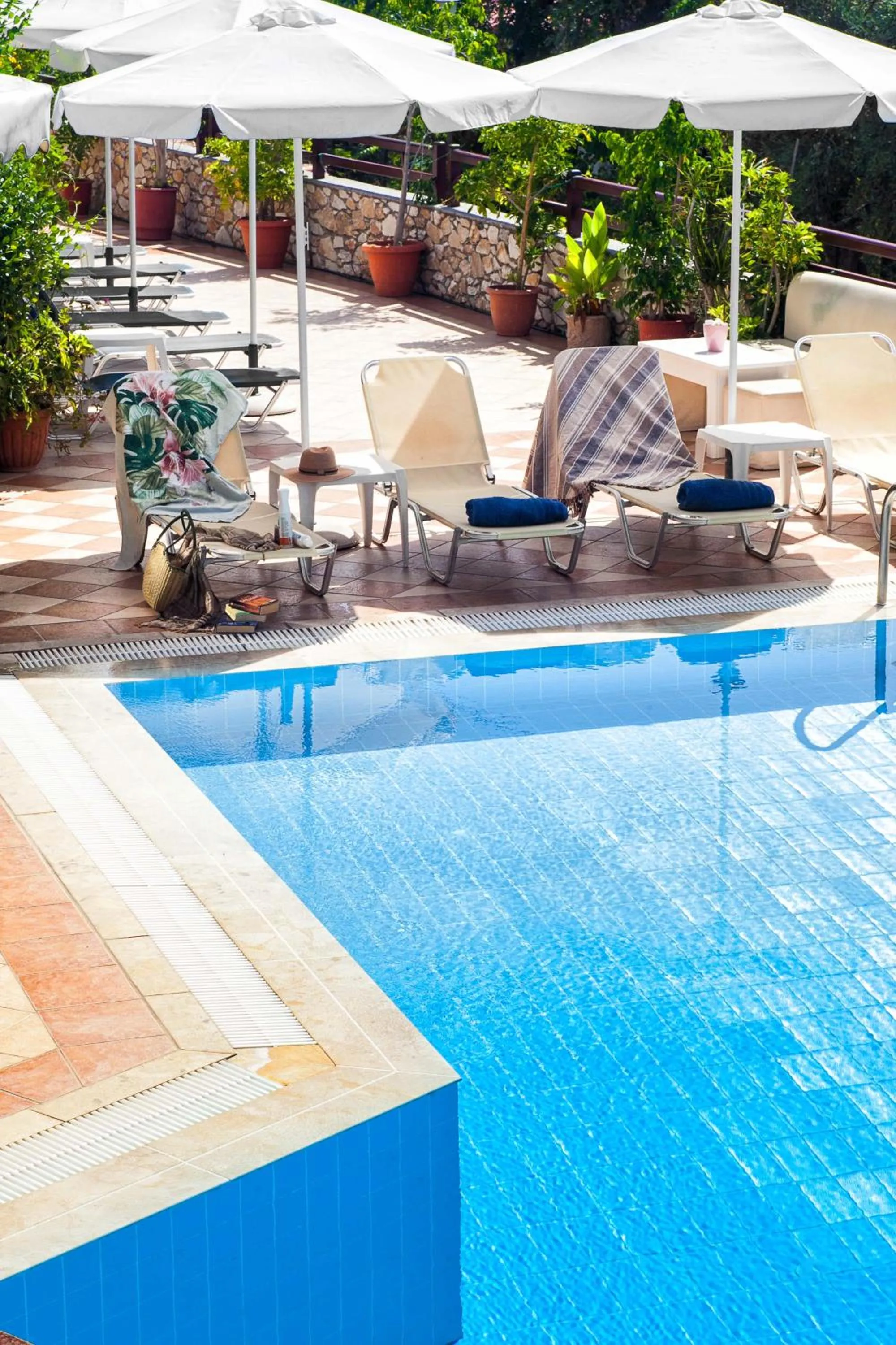 Pool view in Villa Maraki