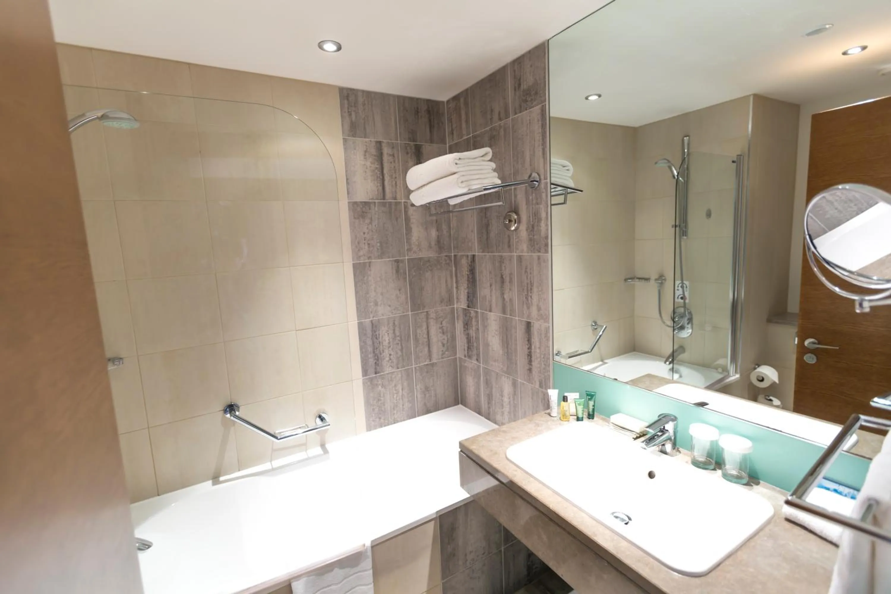 Bathroom in Hilton London Canary Wharf