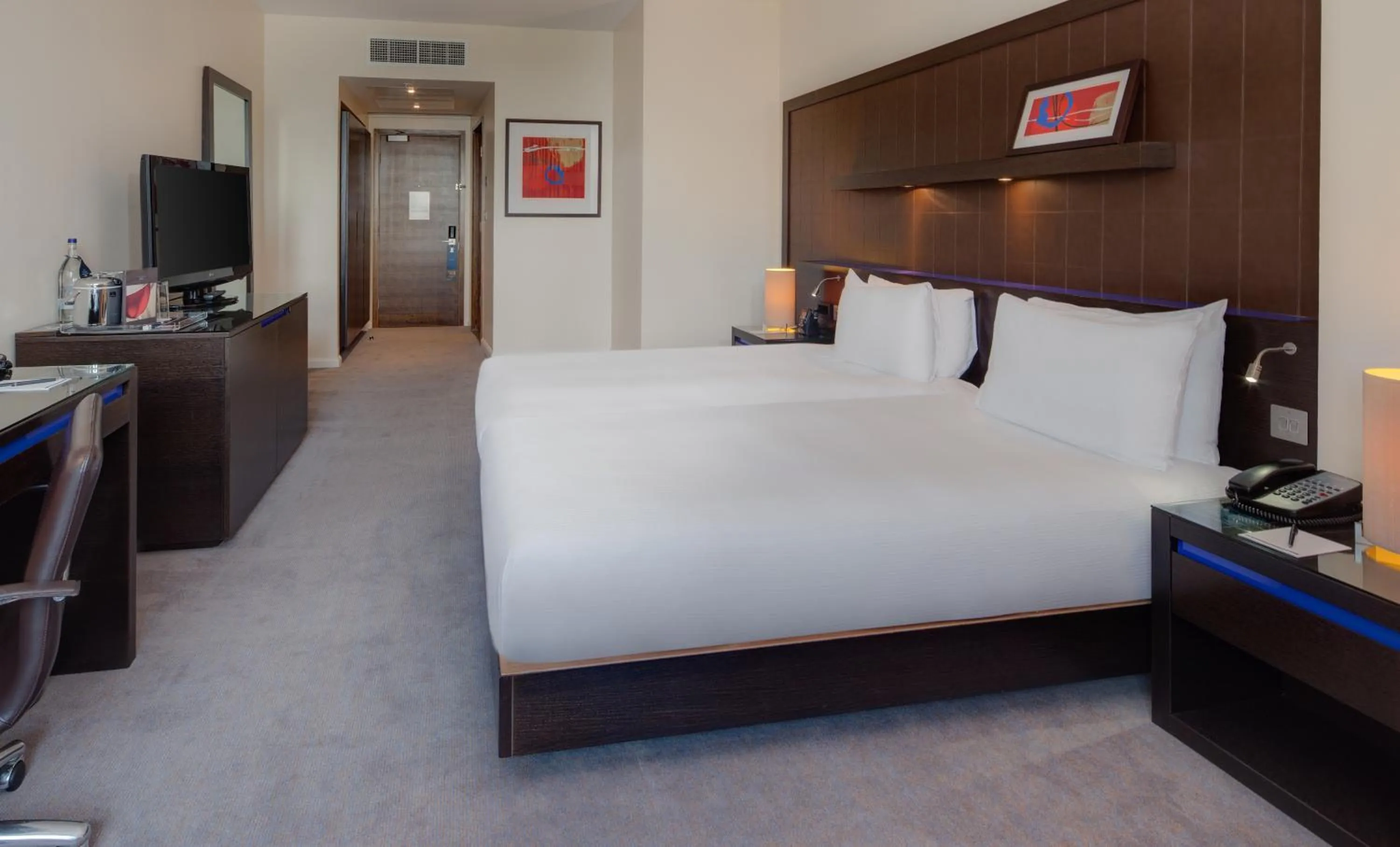 Bed in Hilton London Canary Wharf