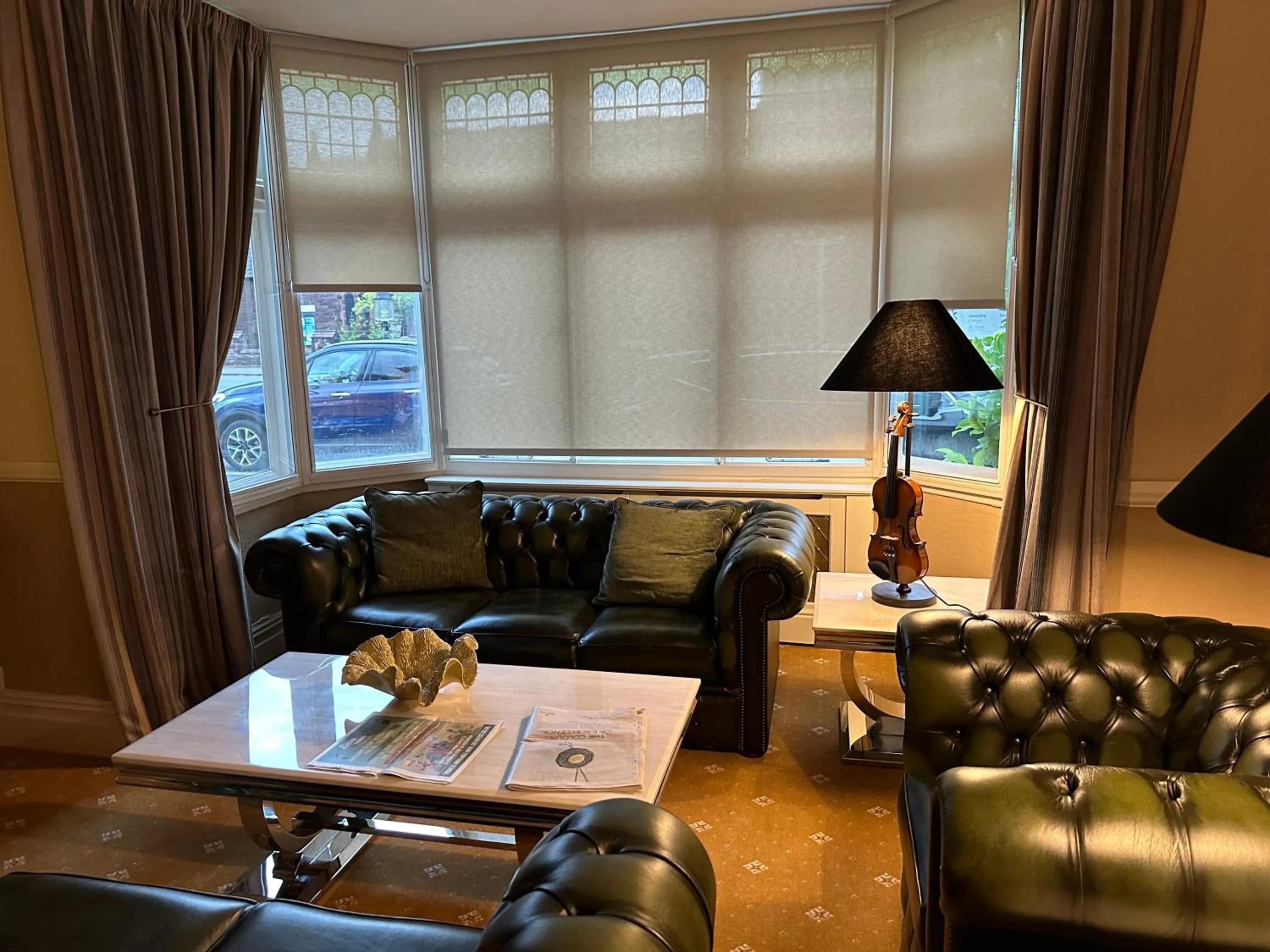 Communal lounge/ TV room in Chester House Guest House