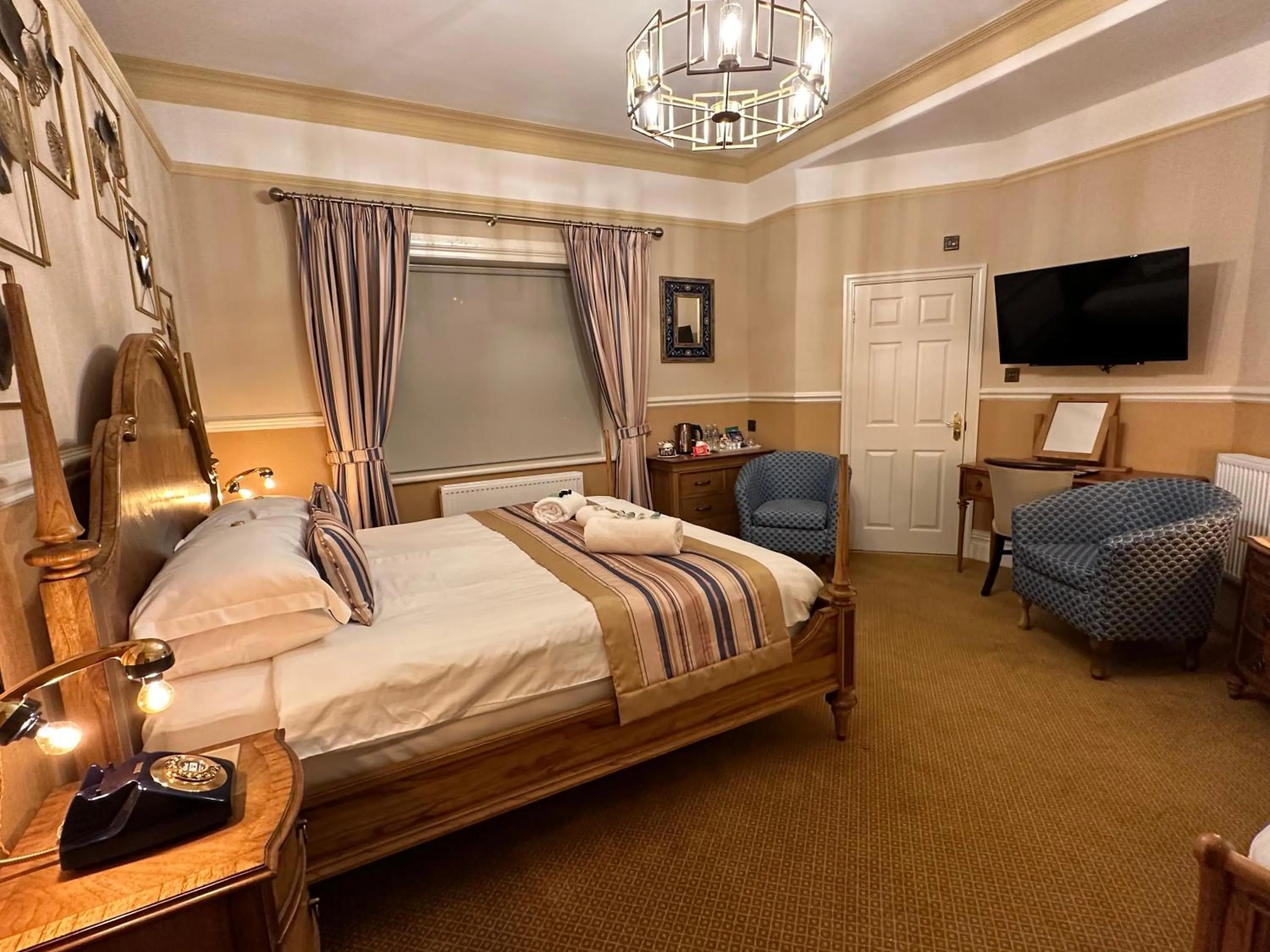 Photo of the whole room, Bed in Chester House Guest House